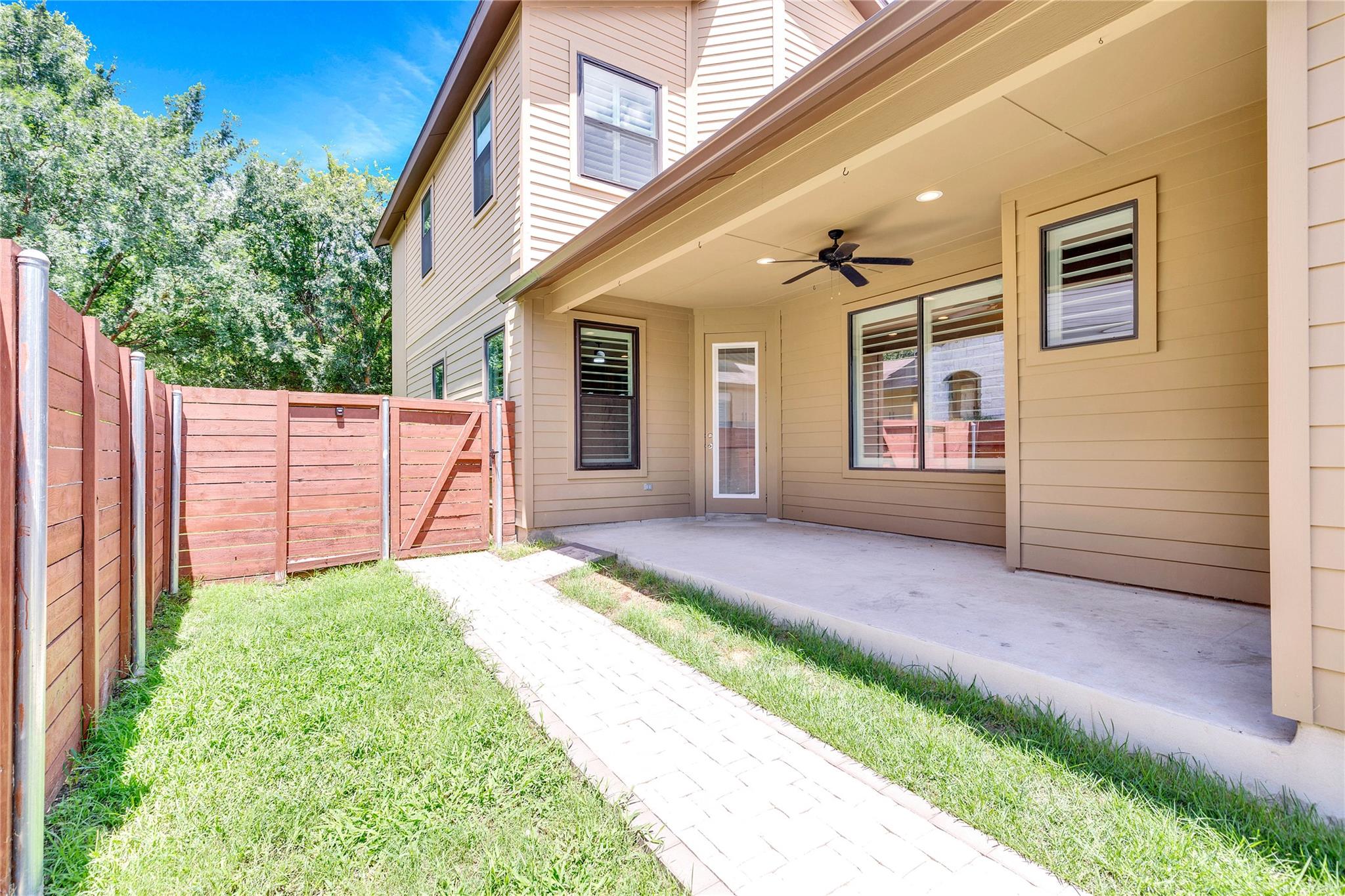 3003 Corbin LN