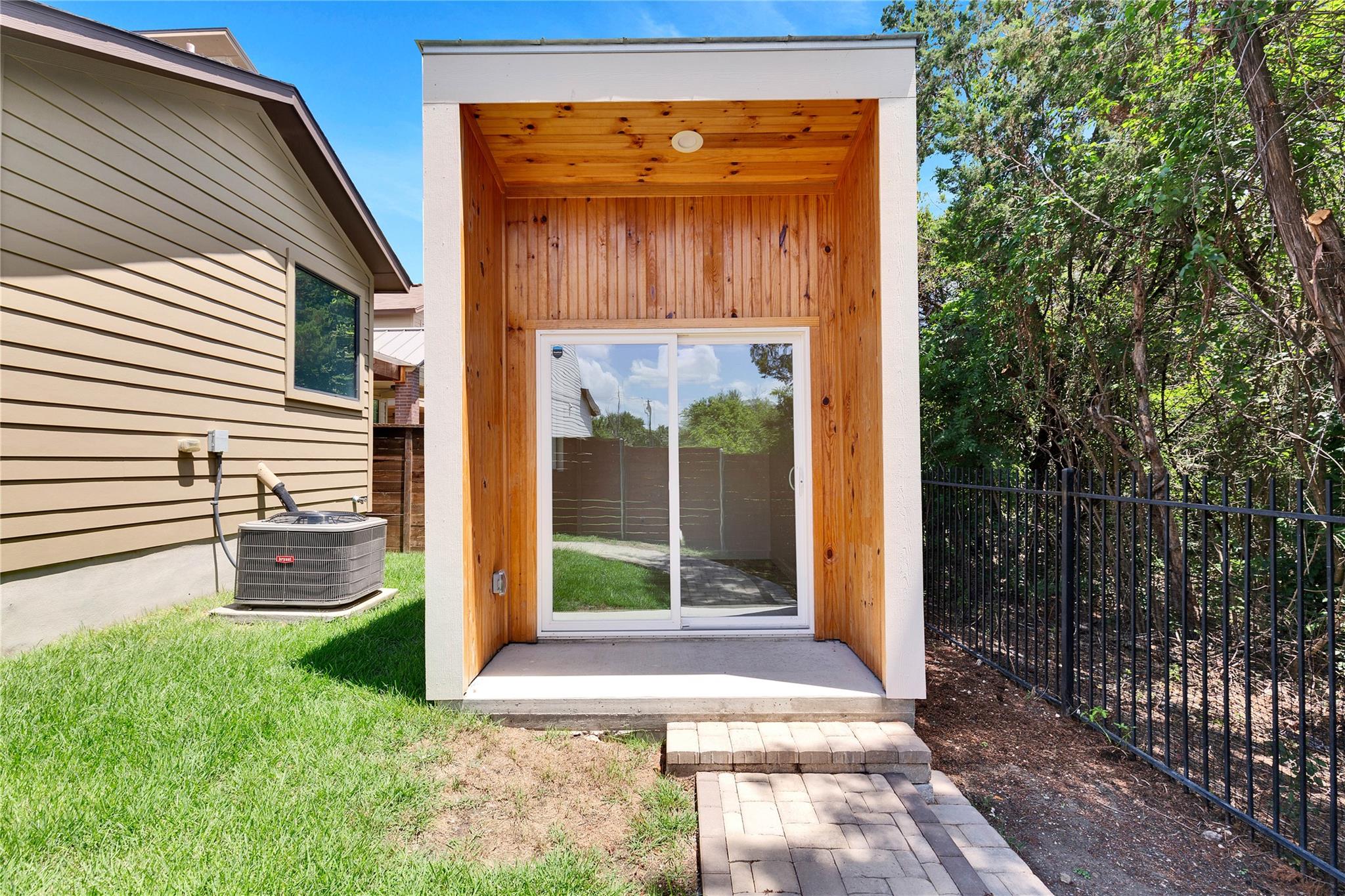 3003 Corbin LN