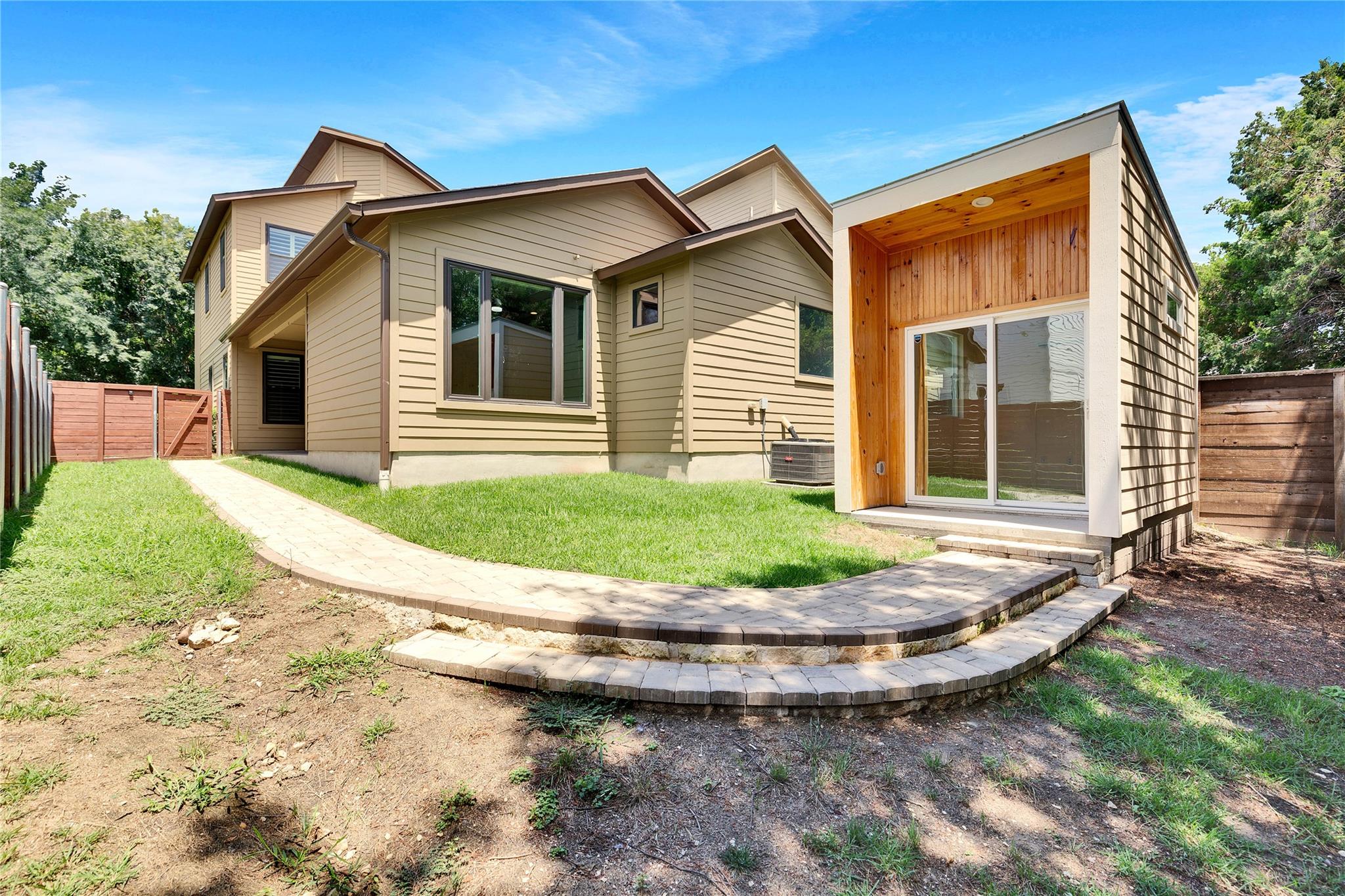 3003 Corbin LN