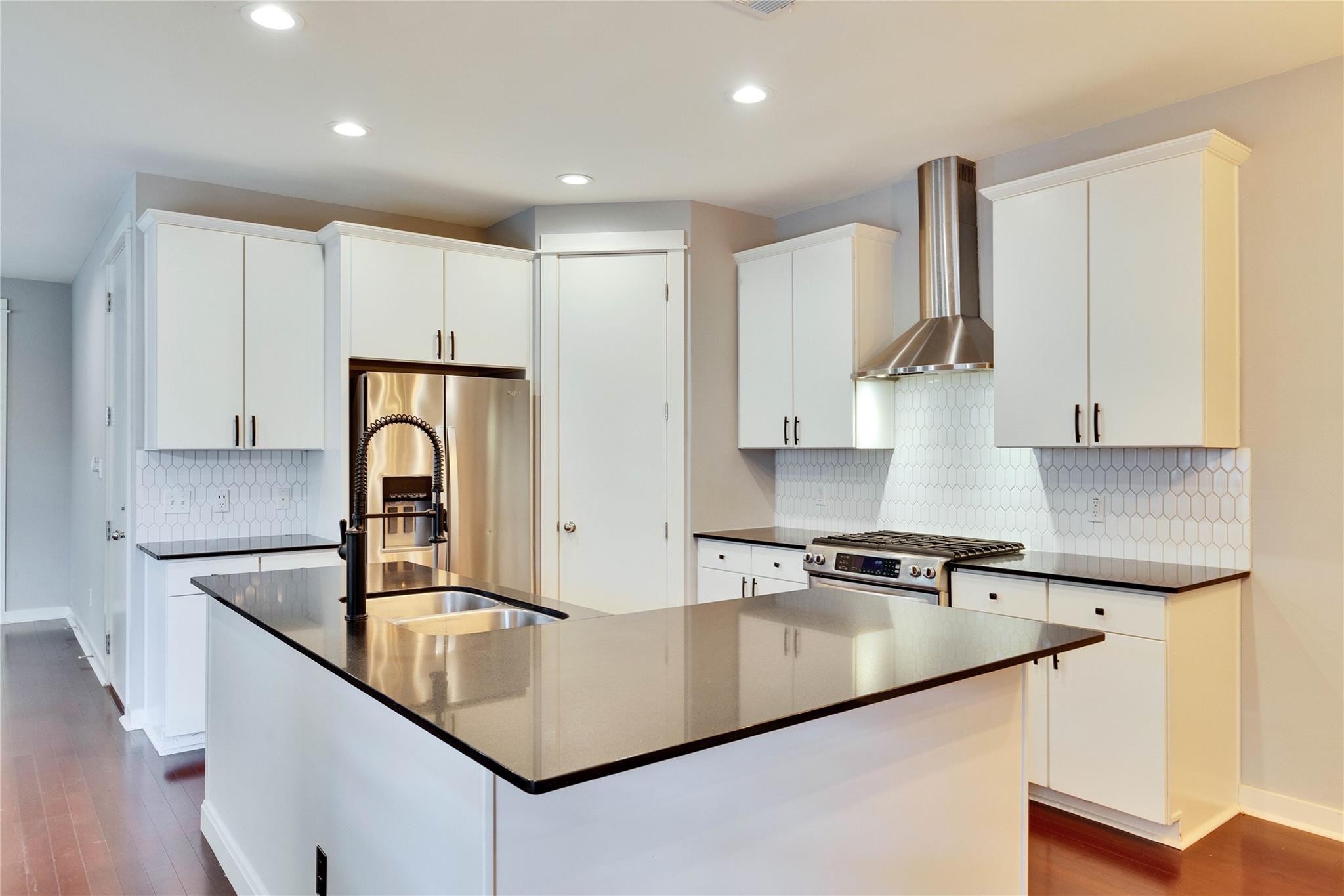 3003 Corbin LN