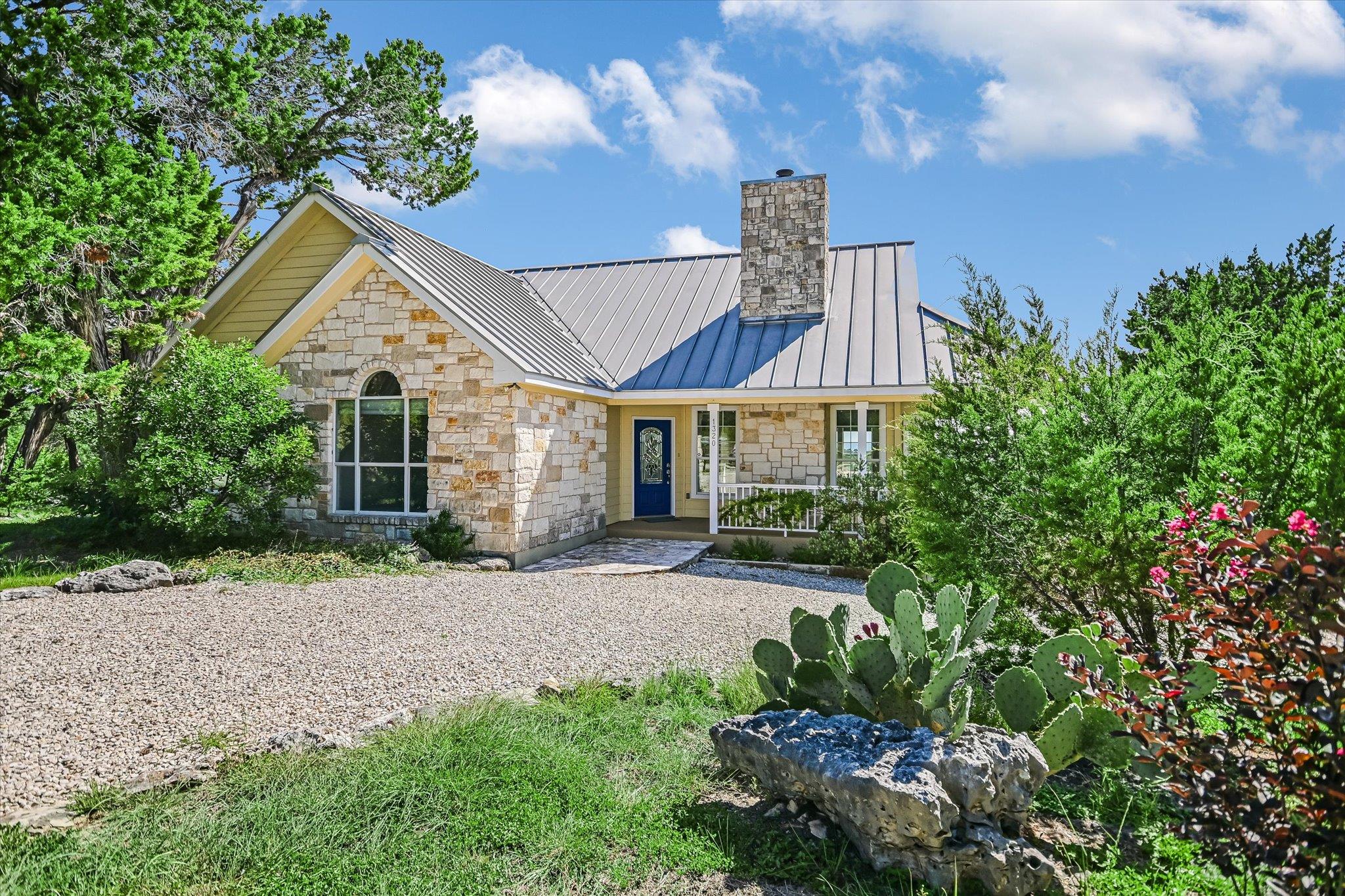 1320 SERENITY DR