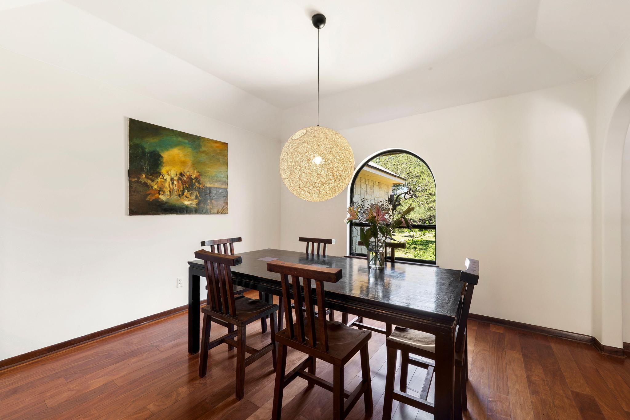 105 N Laurelwood DR