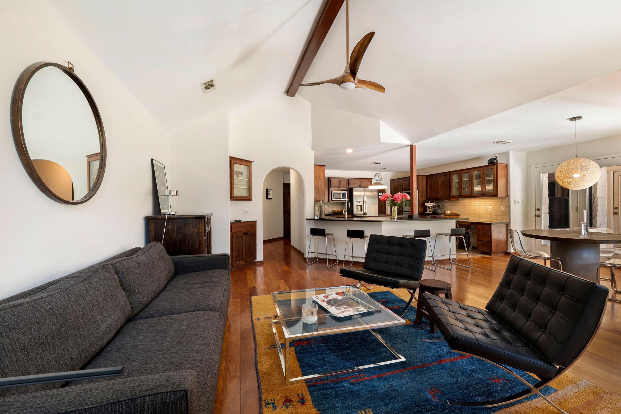 105 N Laurelwood DR