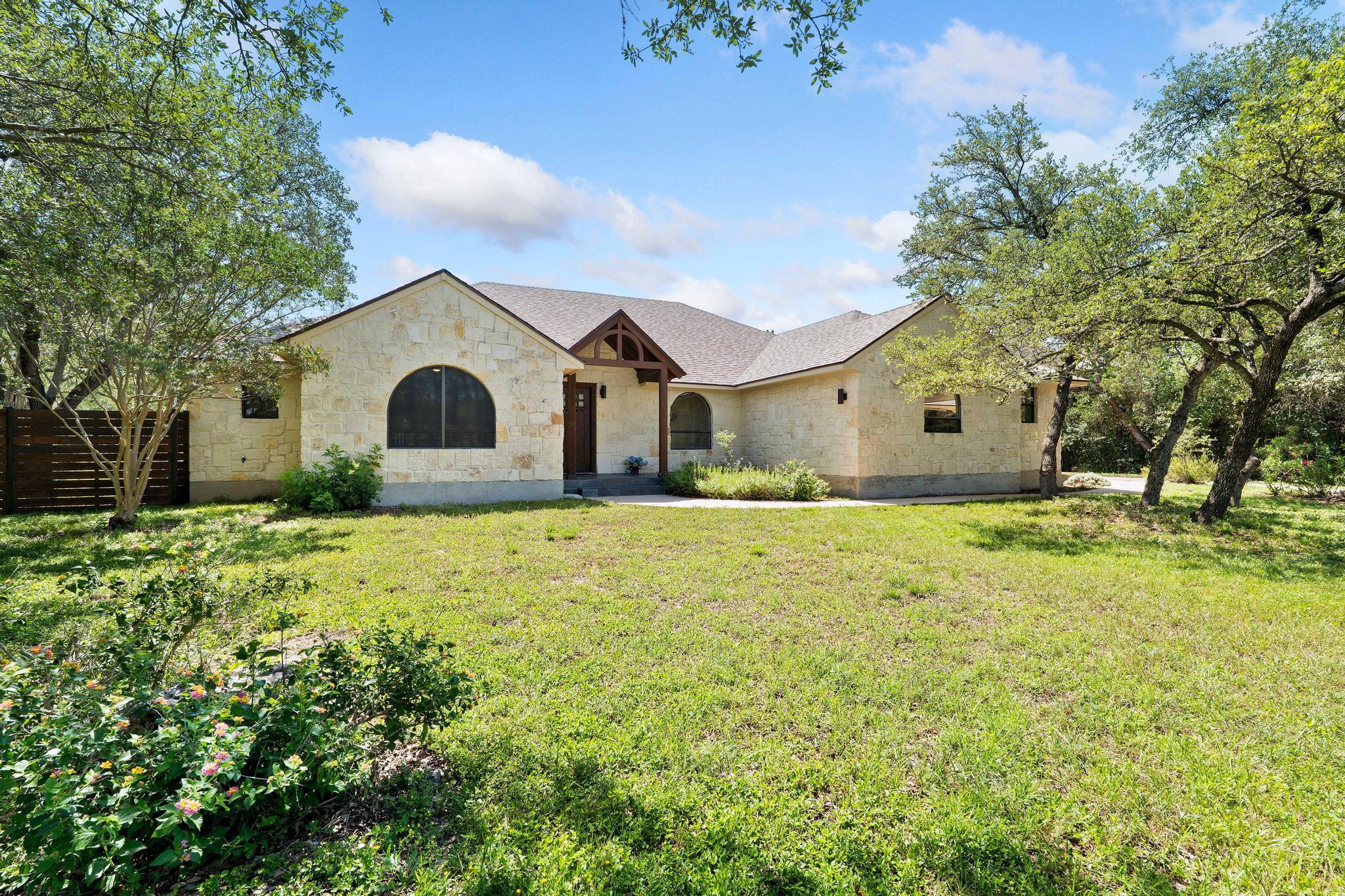 105 N Laurelwood DR