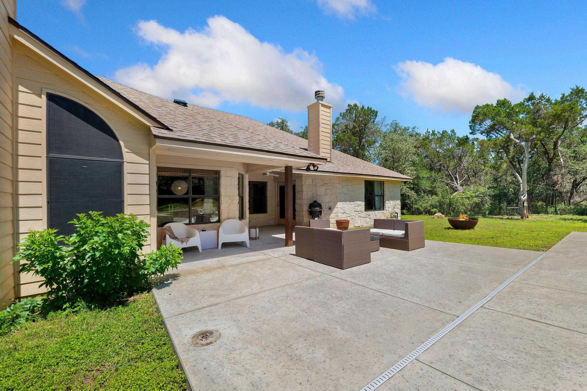 105 N Laurelwood DR
