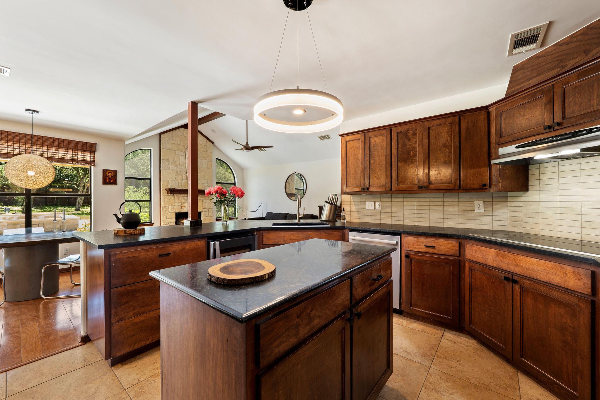 105 N Laurelwood DR