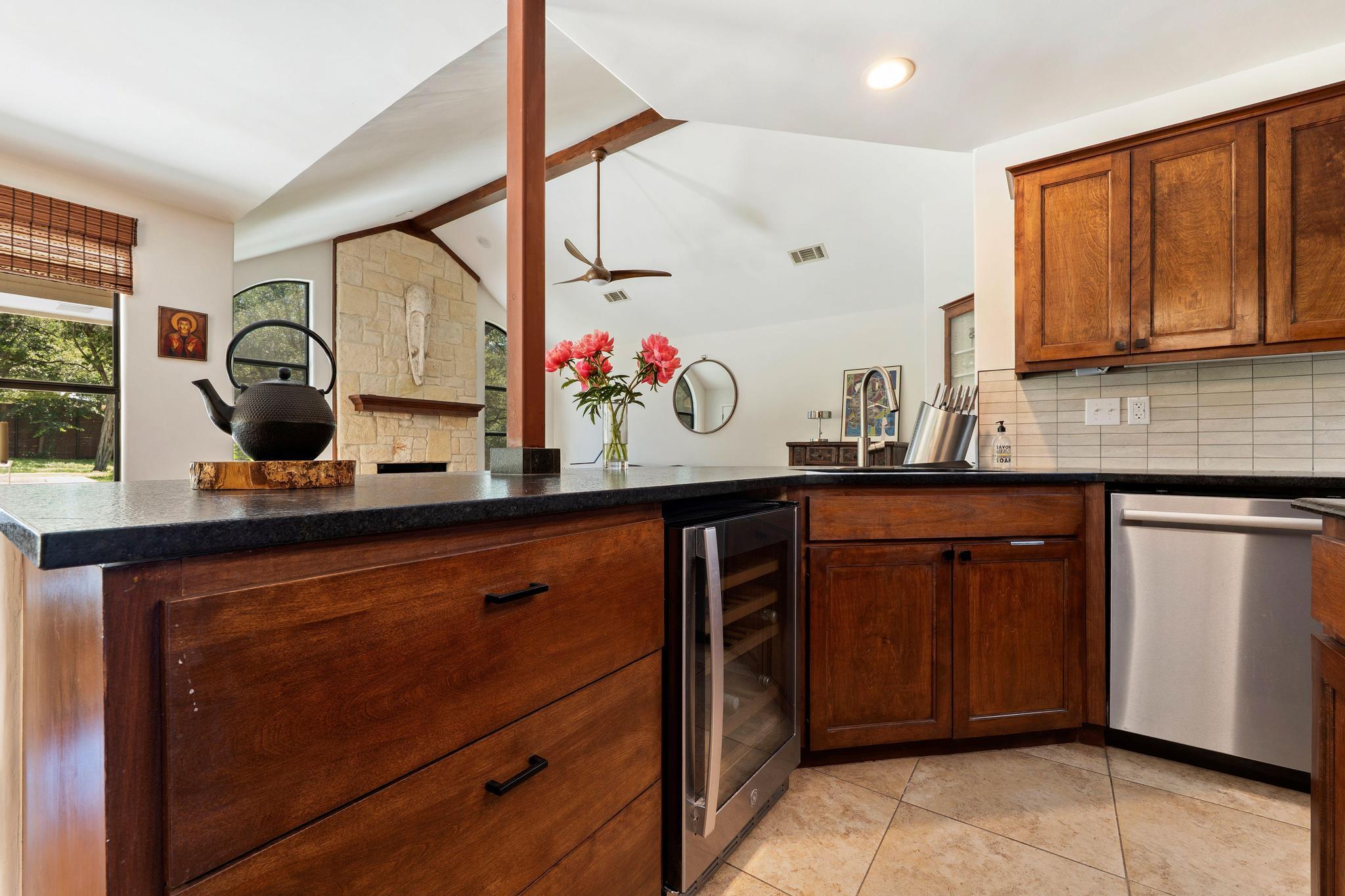 105 N Laurelwood DR