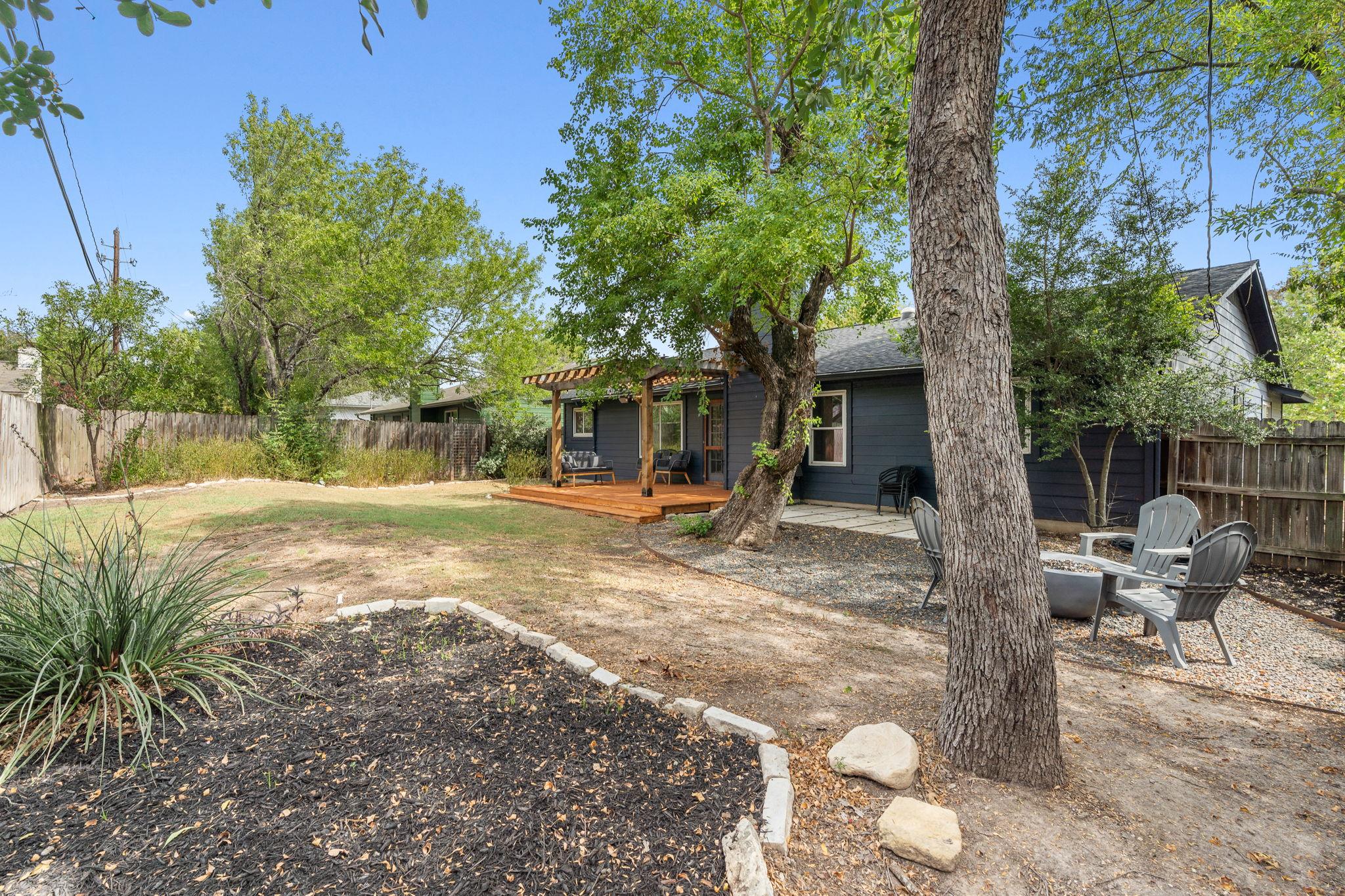 9104 Texas Oaks DR