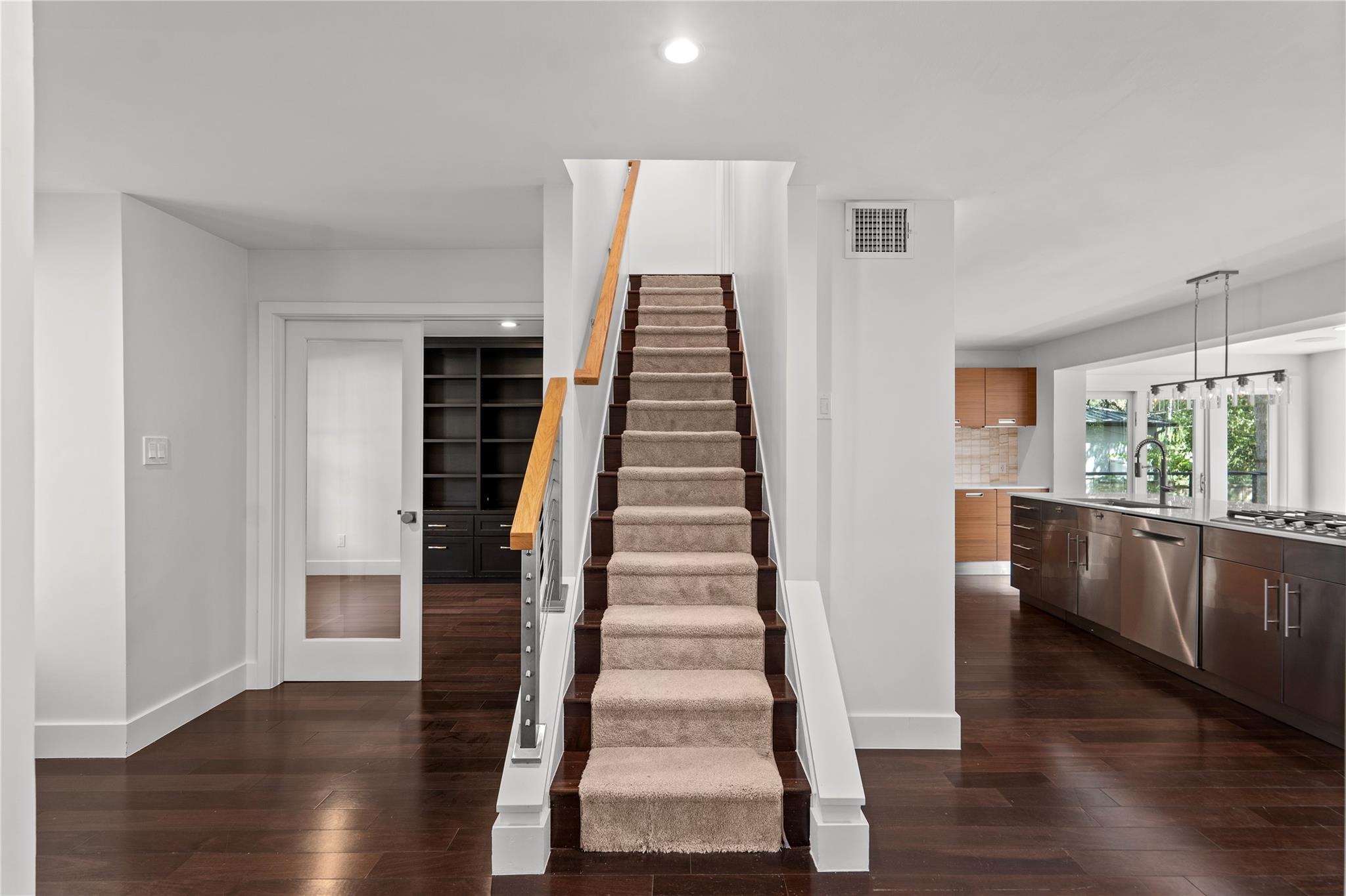 3117 Eanes CIR