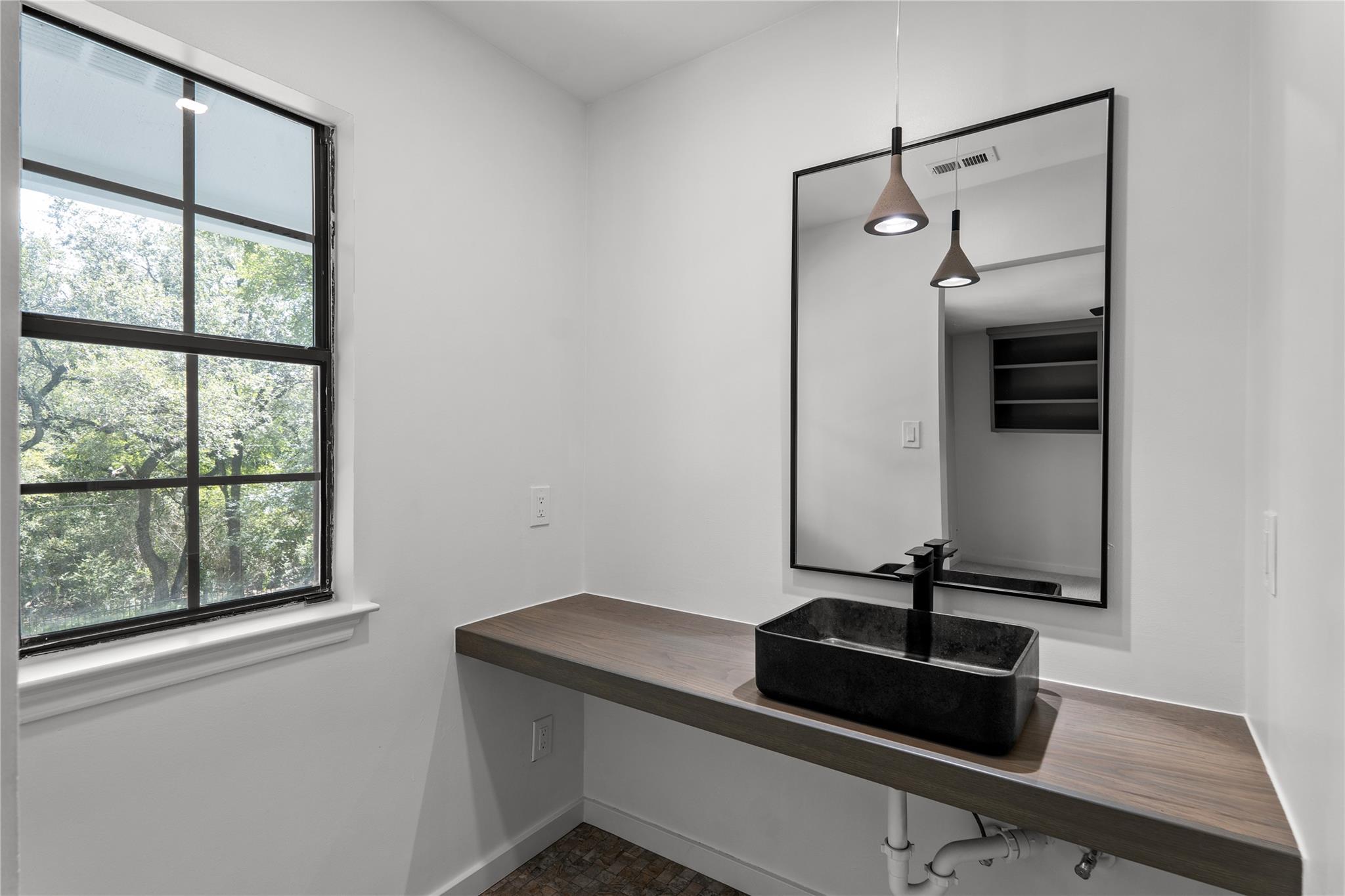 3117 Eanes CIR