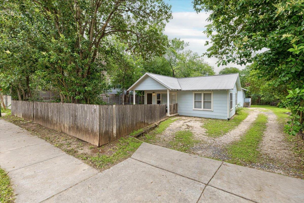 2113 Thornton RD