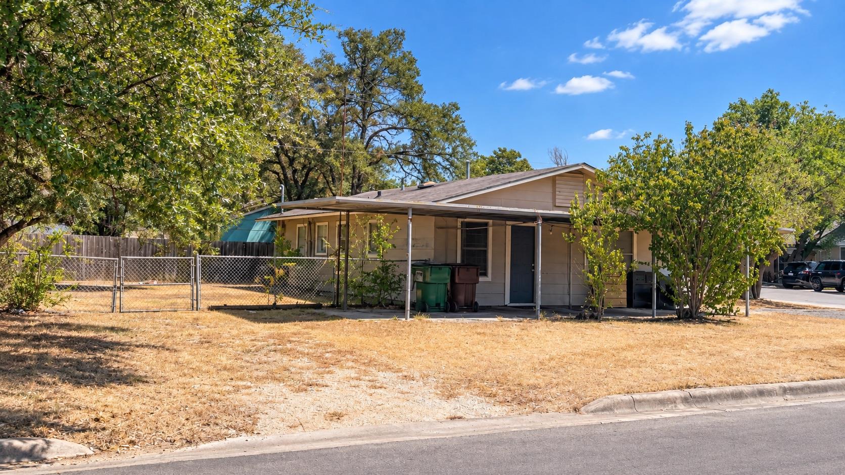 1506 Circle DR