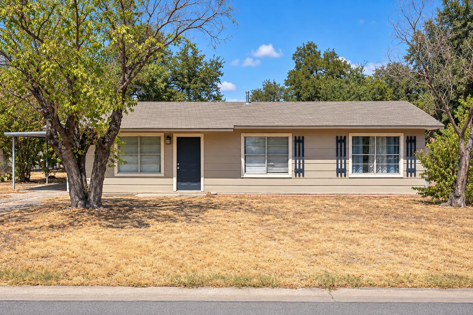 1506 Circle DR