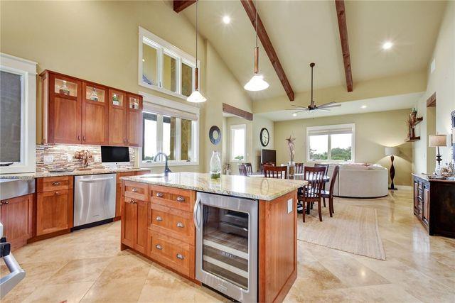 633 Trails End RD