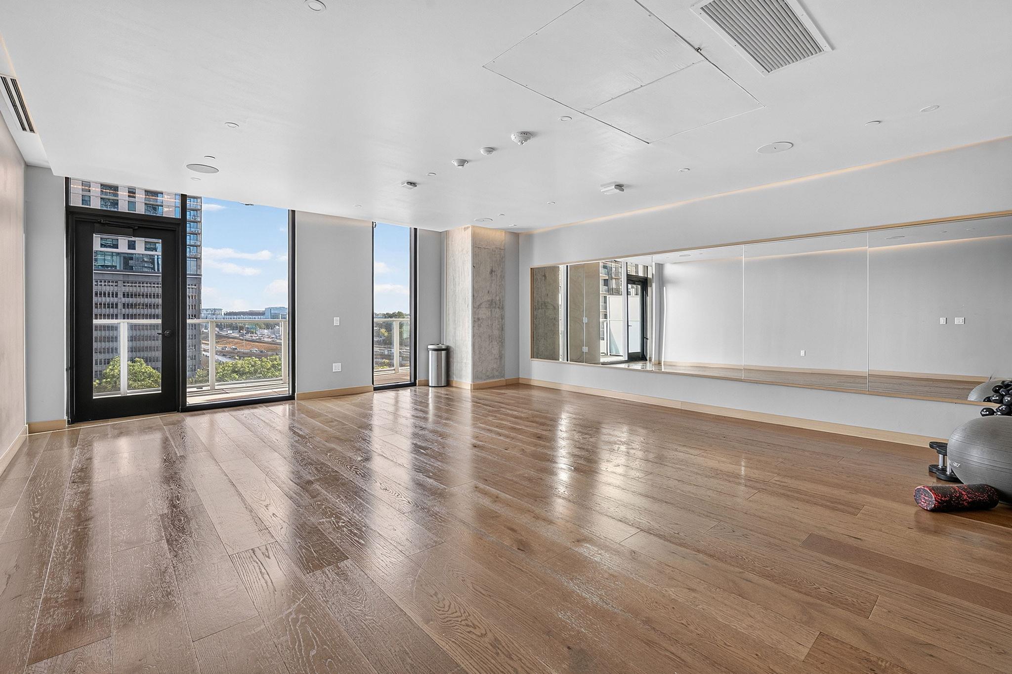 48 East Ave # 2605