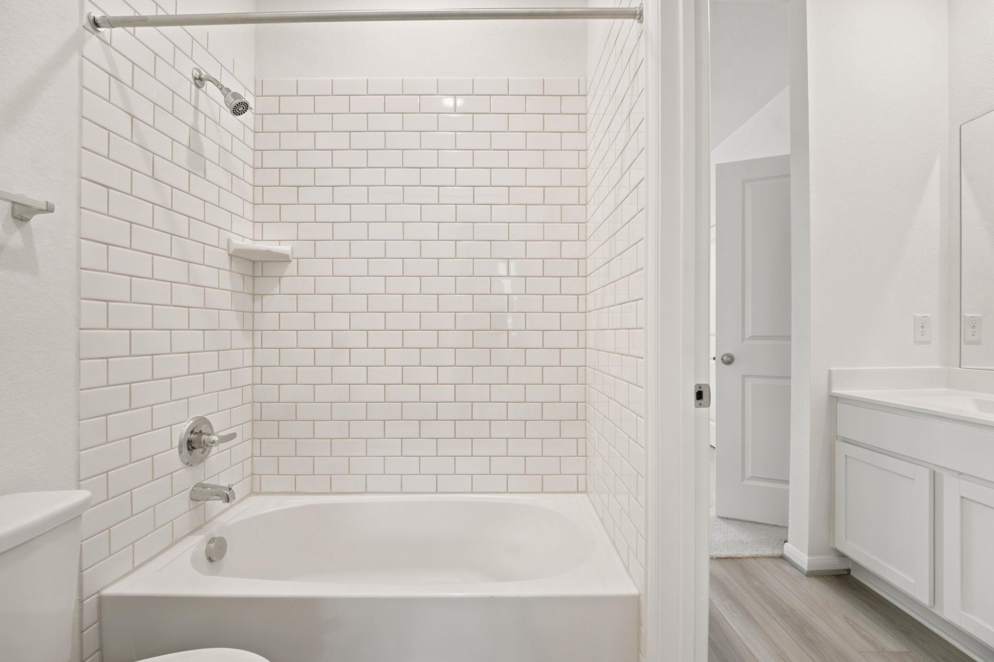 500 Municipal DR # 805
