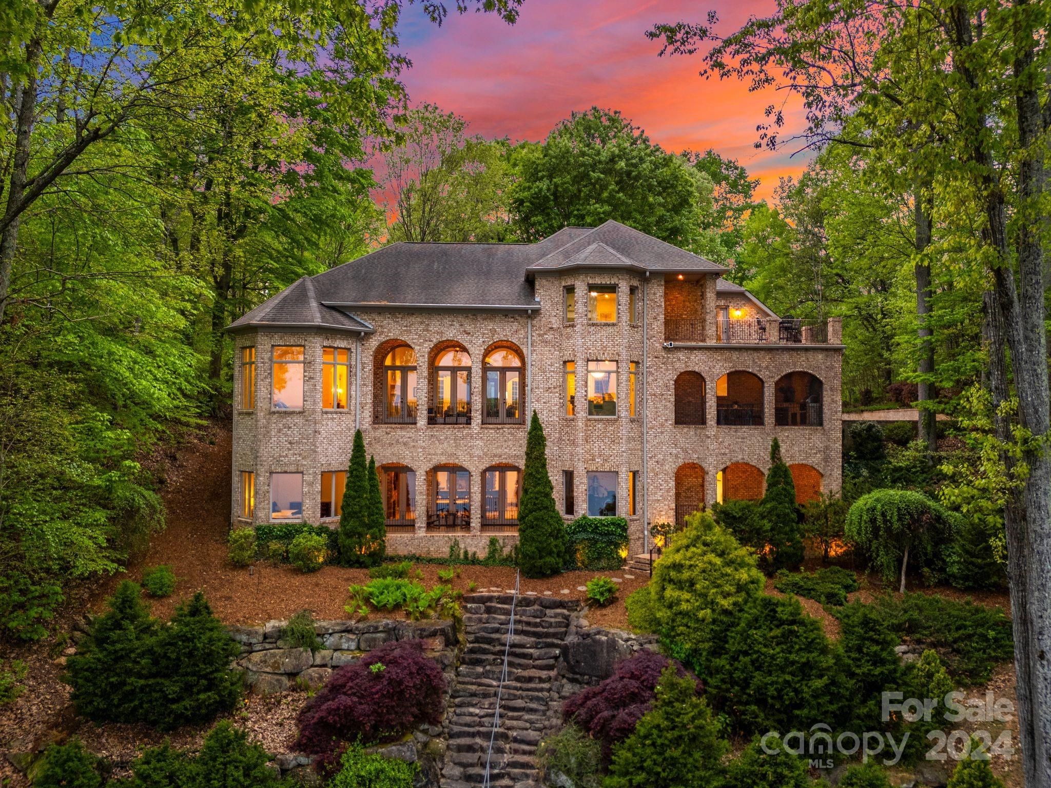 1304 Astoria Parkway