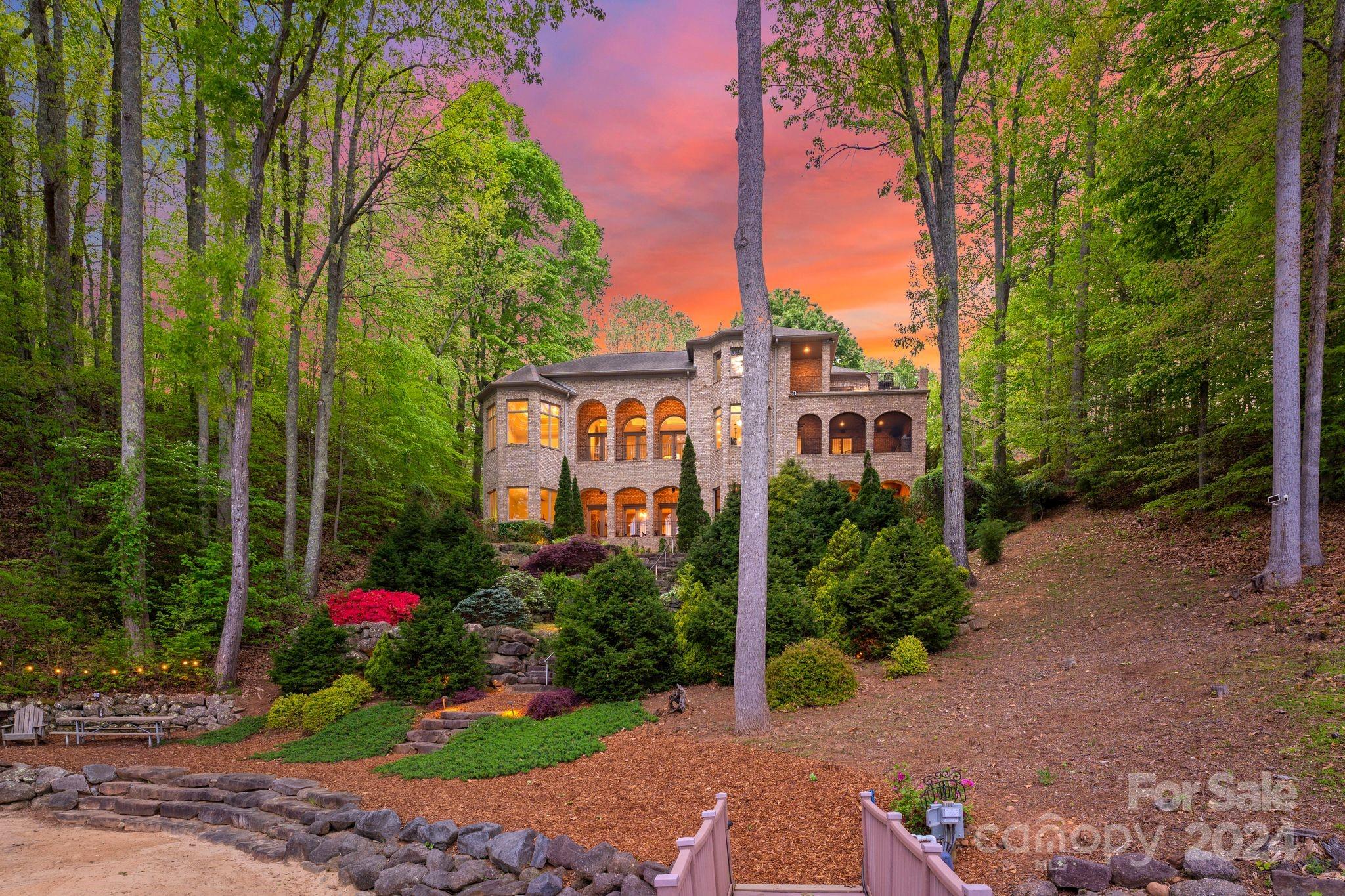 1304 Astoria Parkway