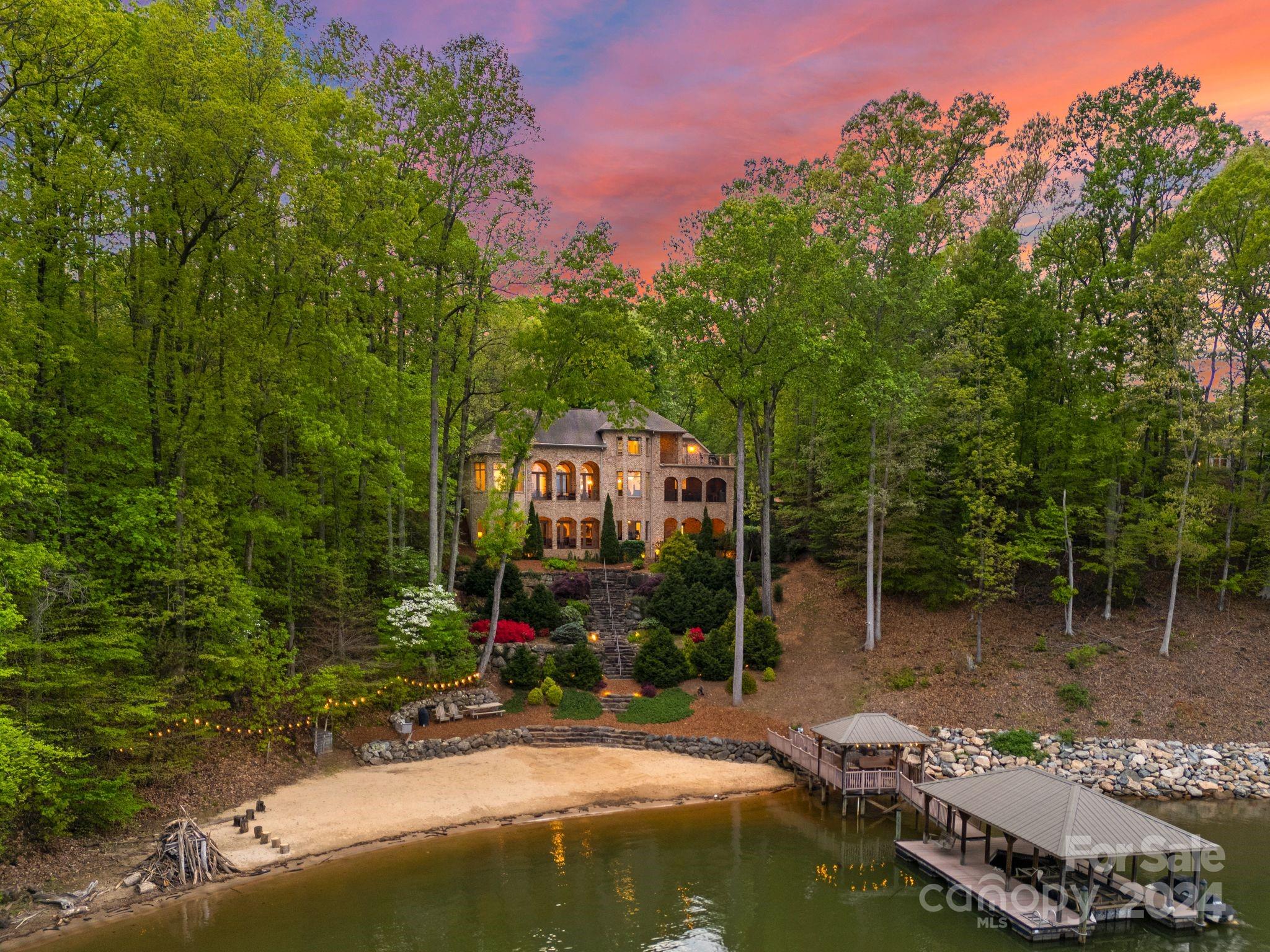 1304 Astoria Parkway