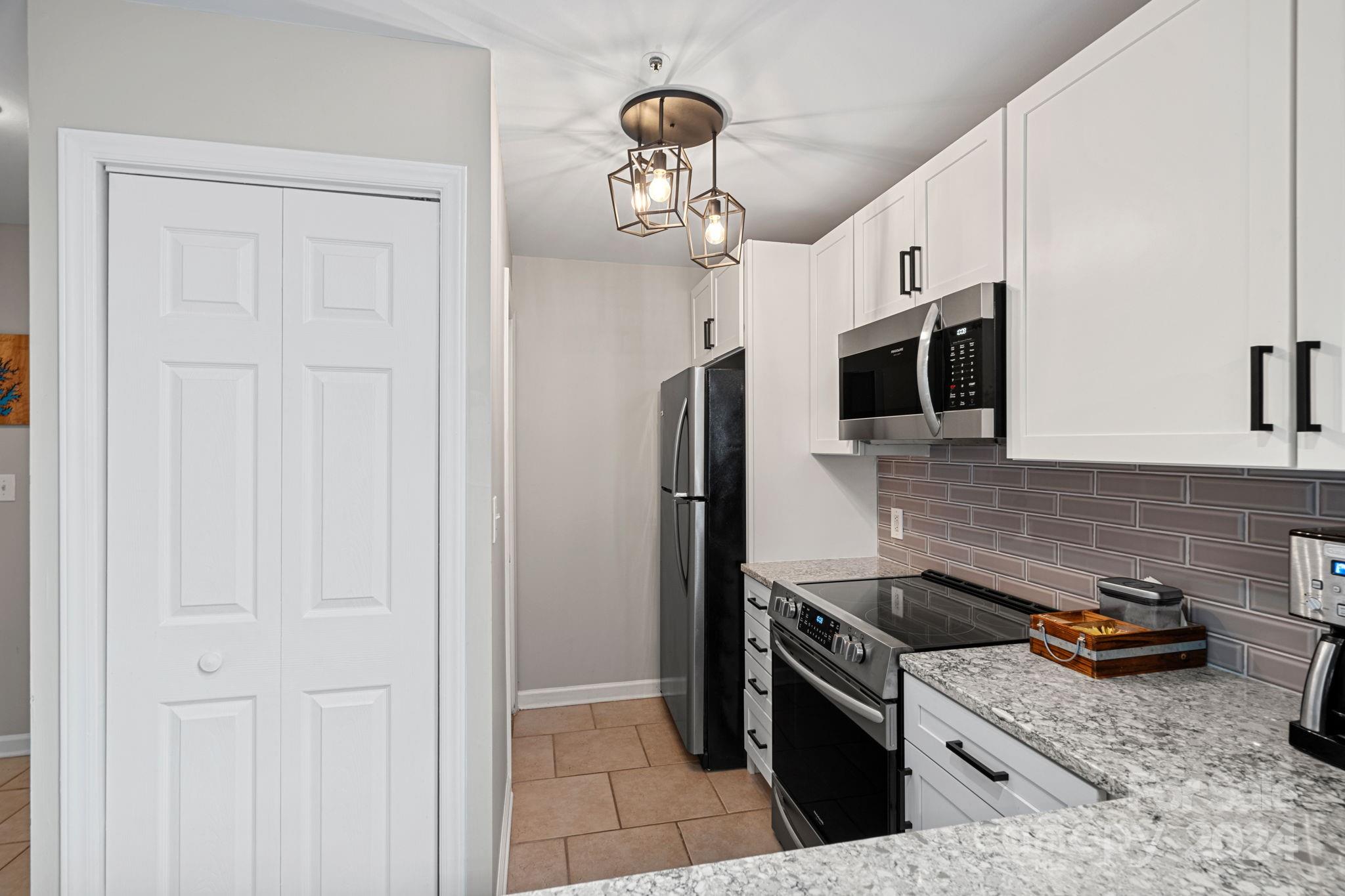 18009 Kings Point Drive Unit: R