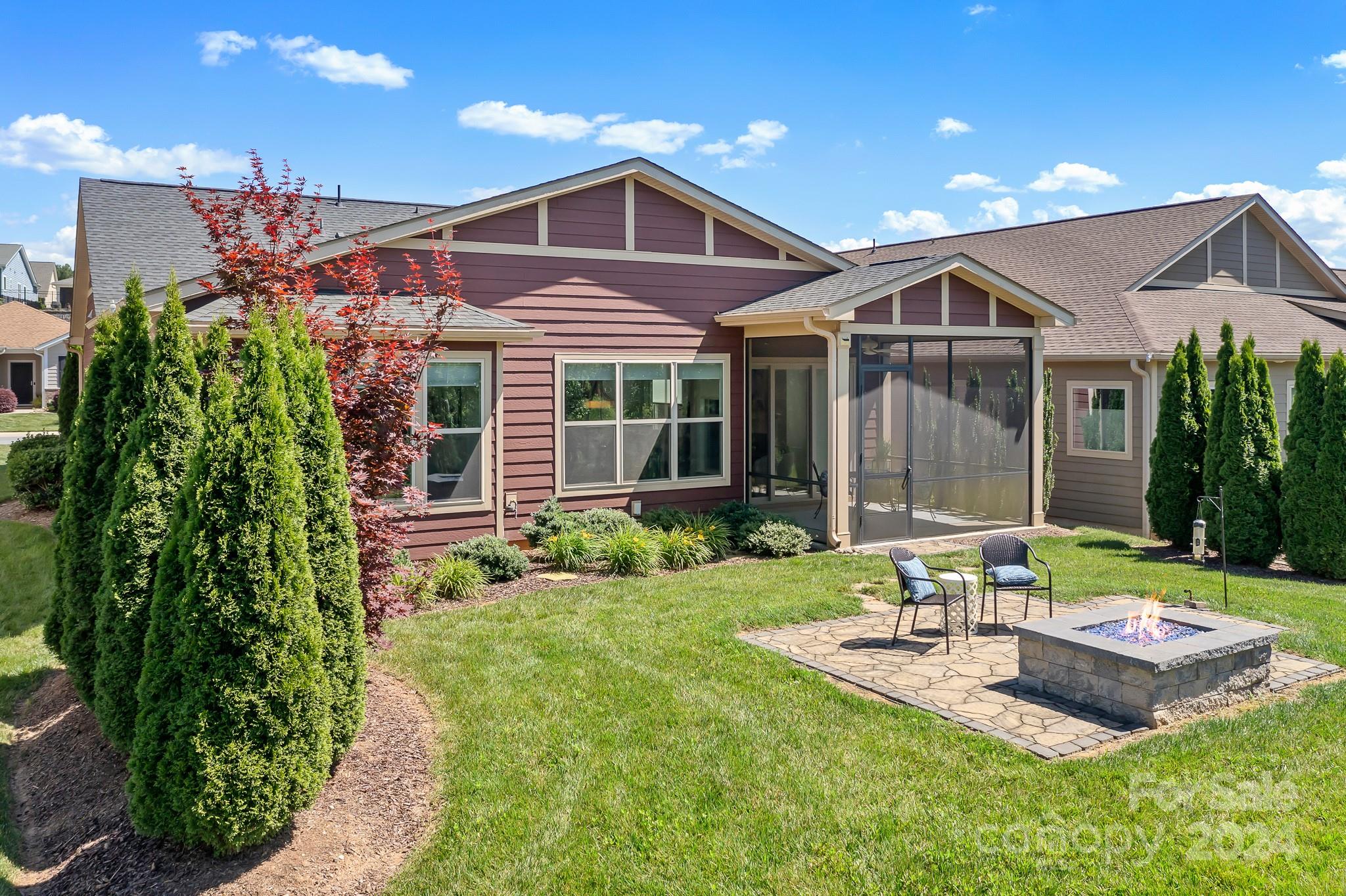 4786 Looking Glass Trail