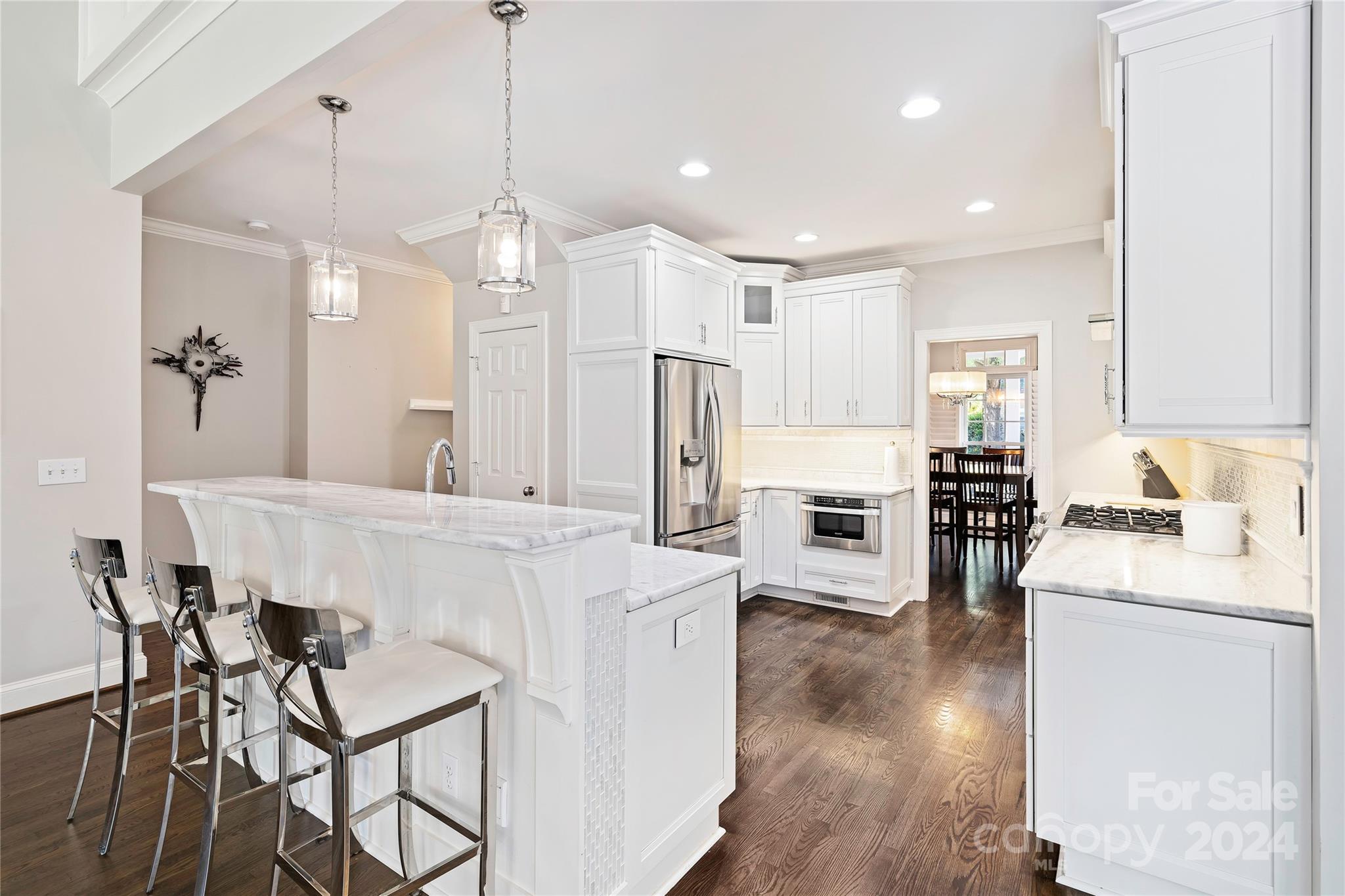 8411 Sandowne Lane