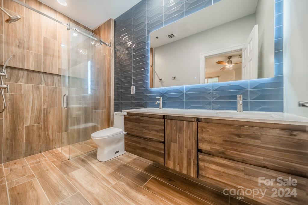 127 N Tryon Street Unit: 309