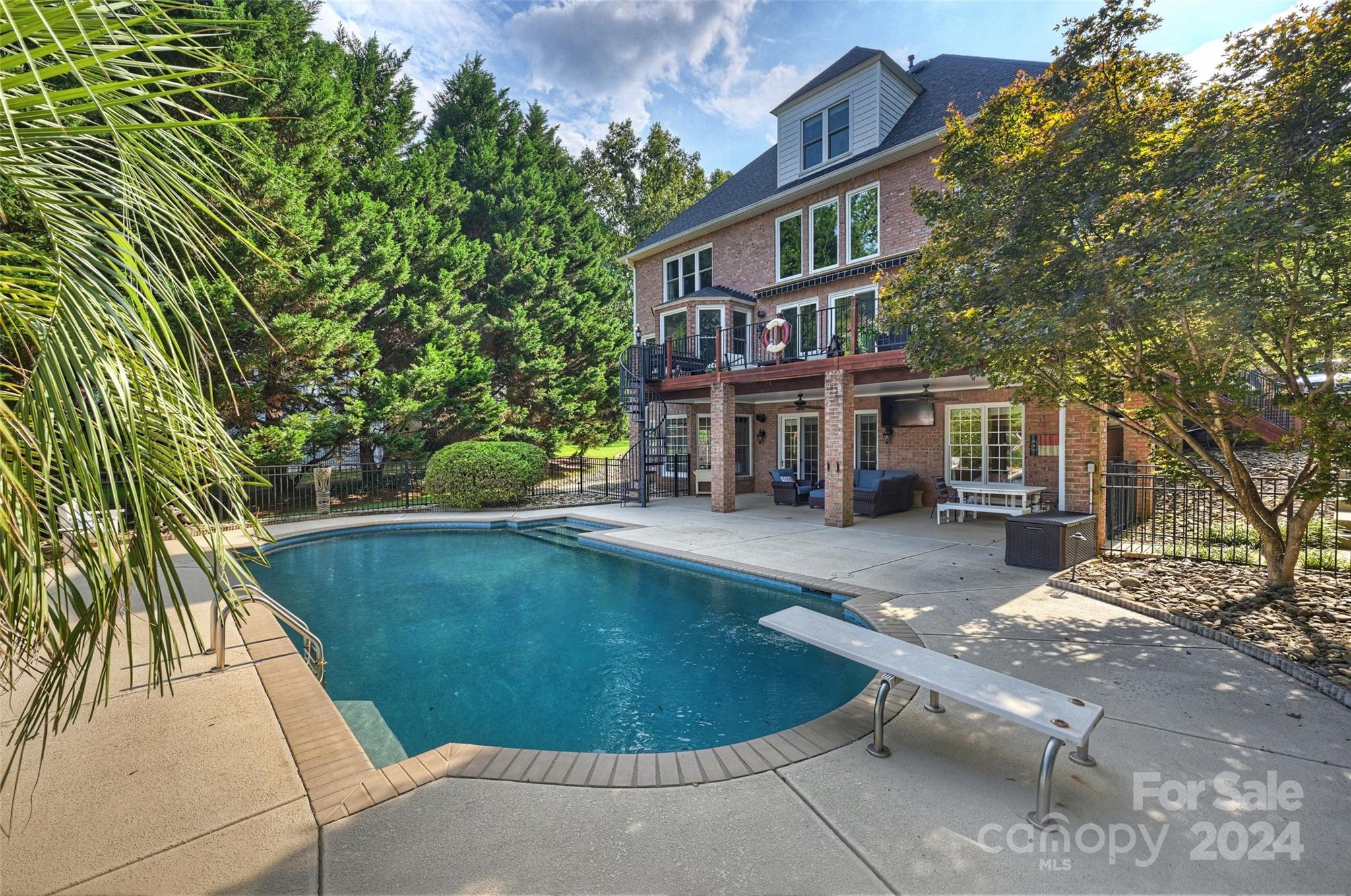 21420 Blakely Shores Drive