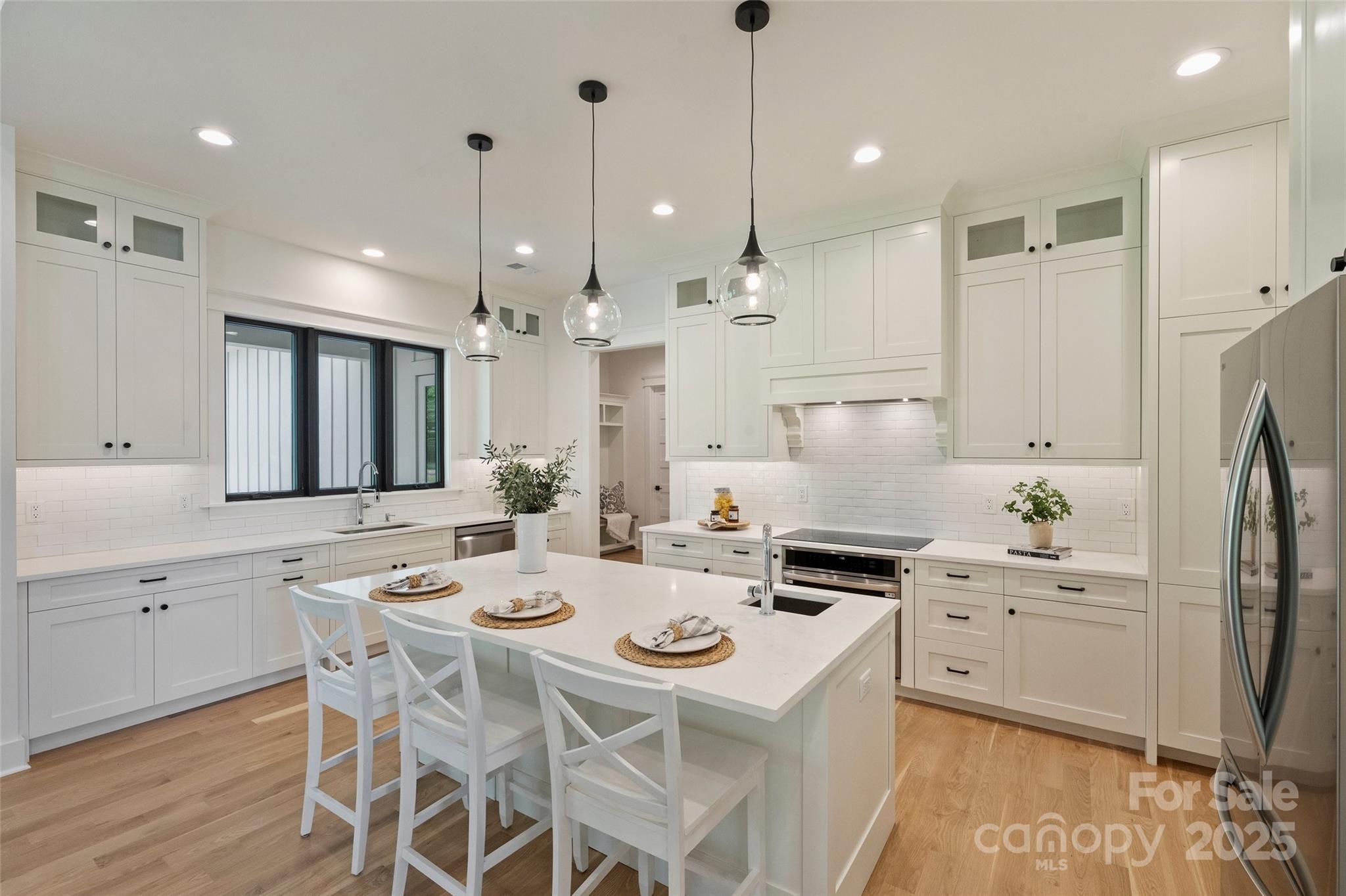 7768 Lynwood Lane