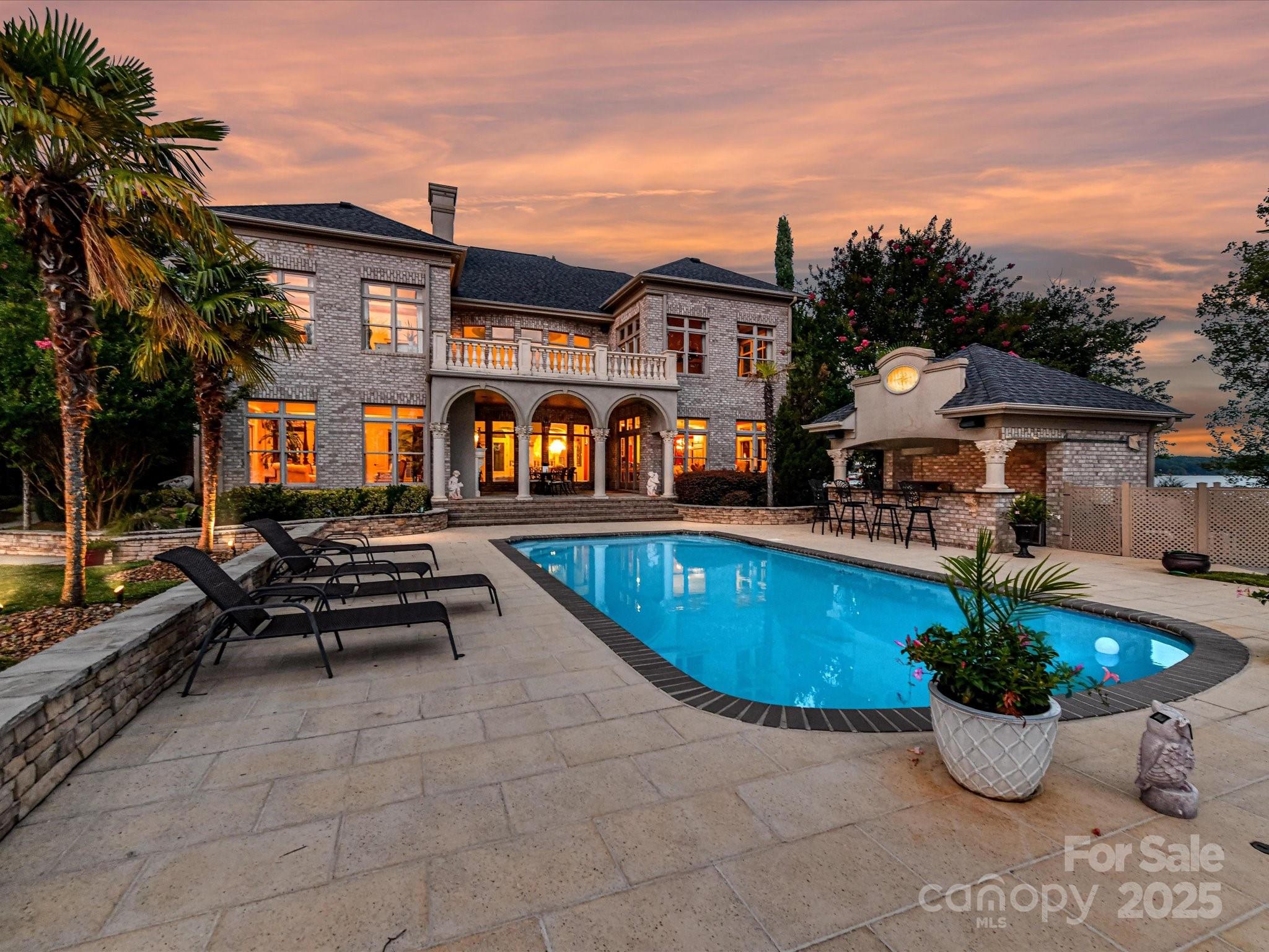 18201 Mainsail Pointe Drive