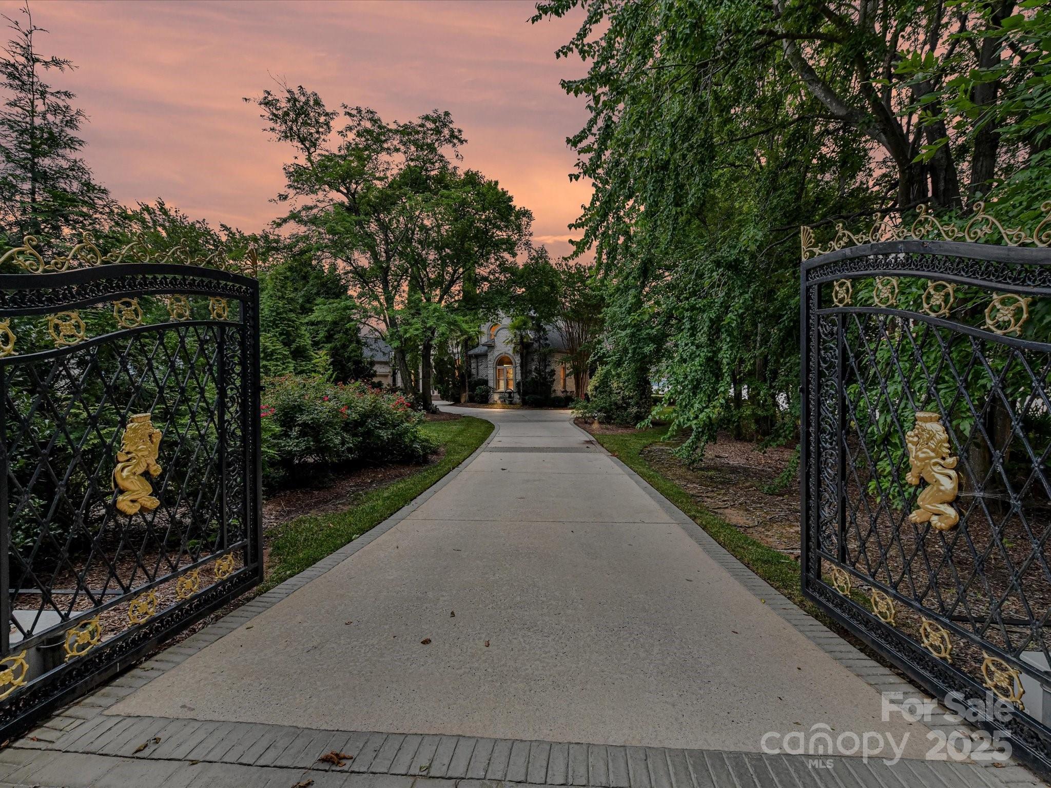 18201 Mainsail Pointe Drive