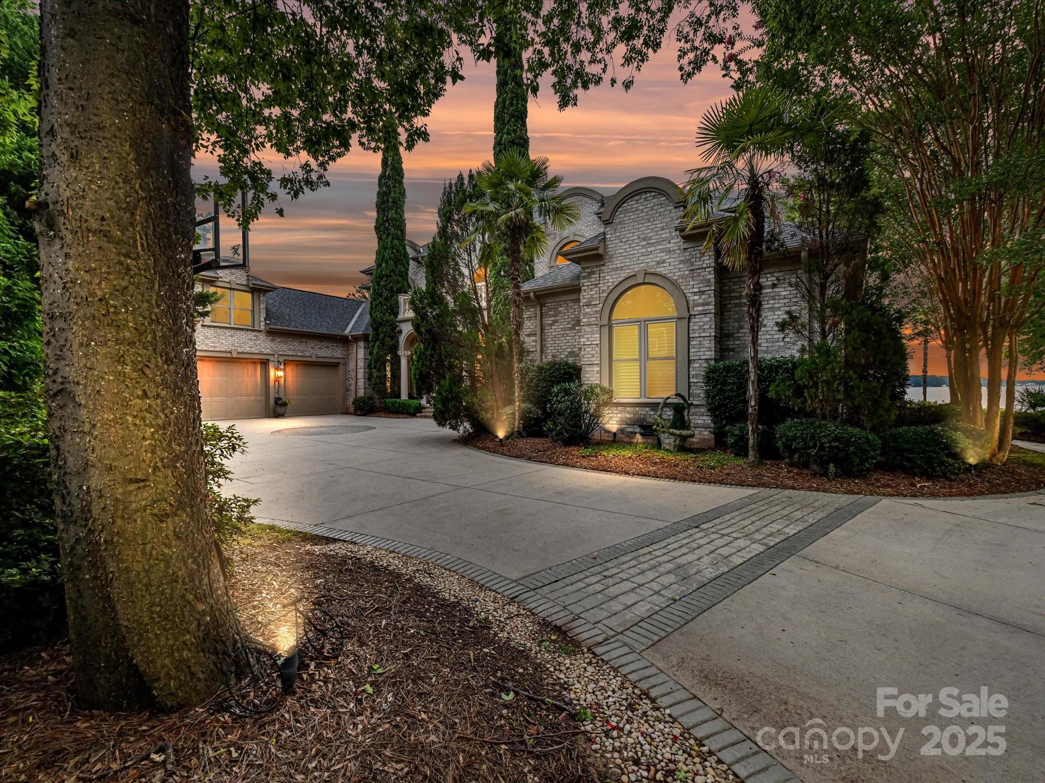 18201 Mainsail Pointe Drive