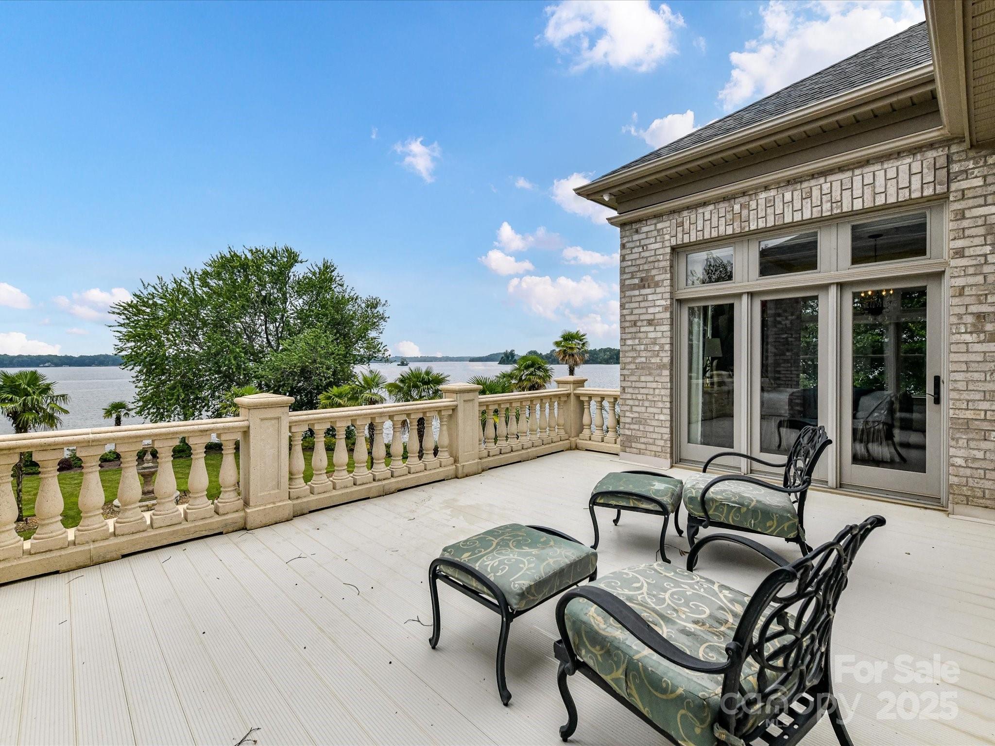 18201 Mainsail Pointe Drive