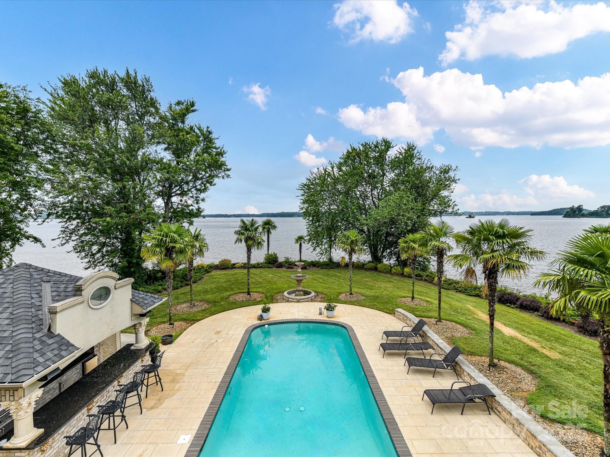 18201 Mainsail Pointe Drive