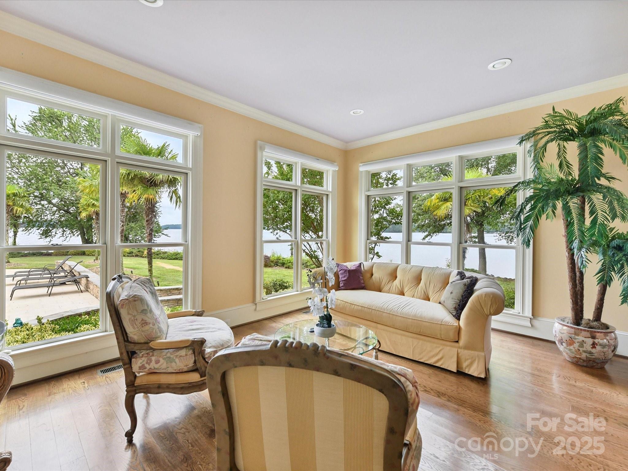 18201 Mainsail Pointe Drive