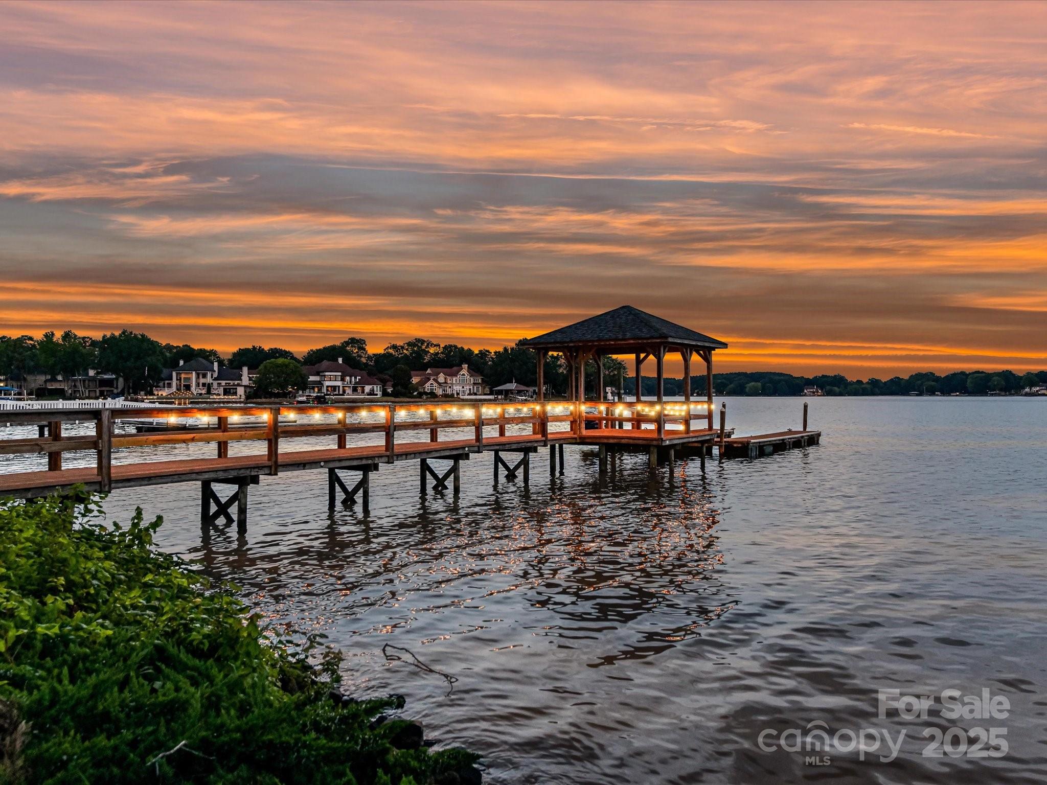 18201 Mainsail Pointe Drive