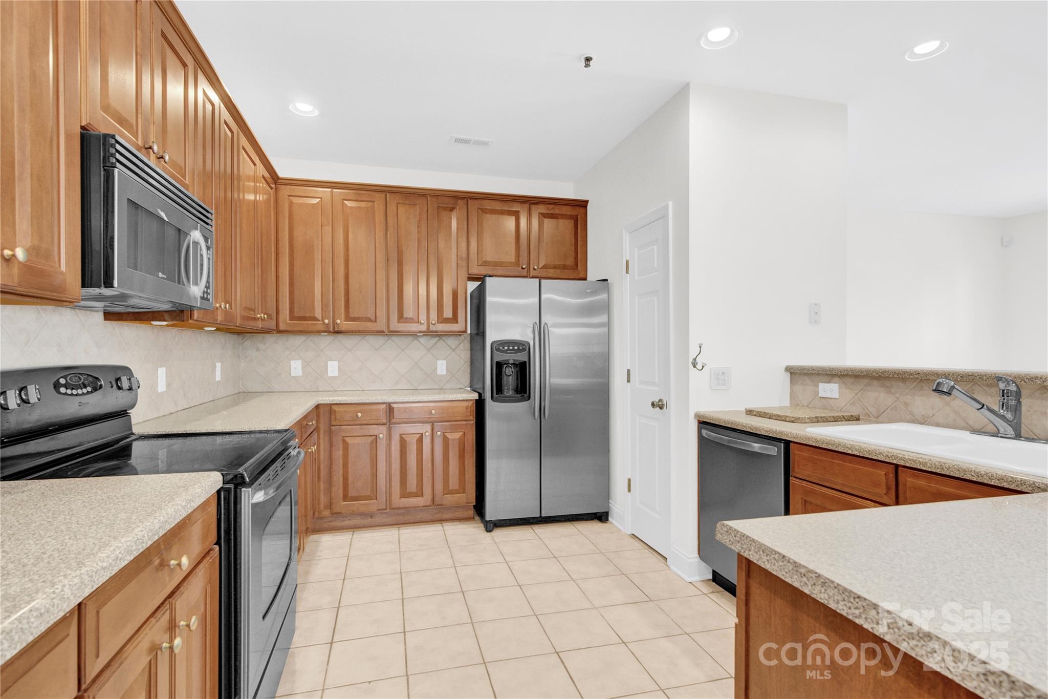 9053 Rosalyn Glen Road
