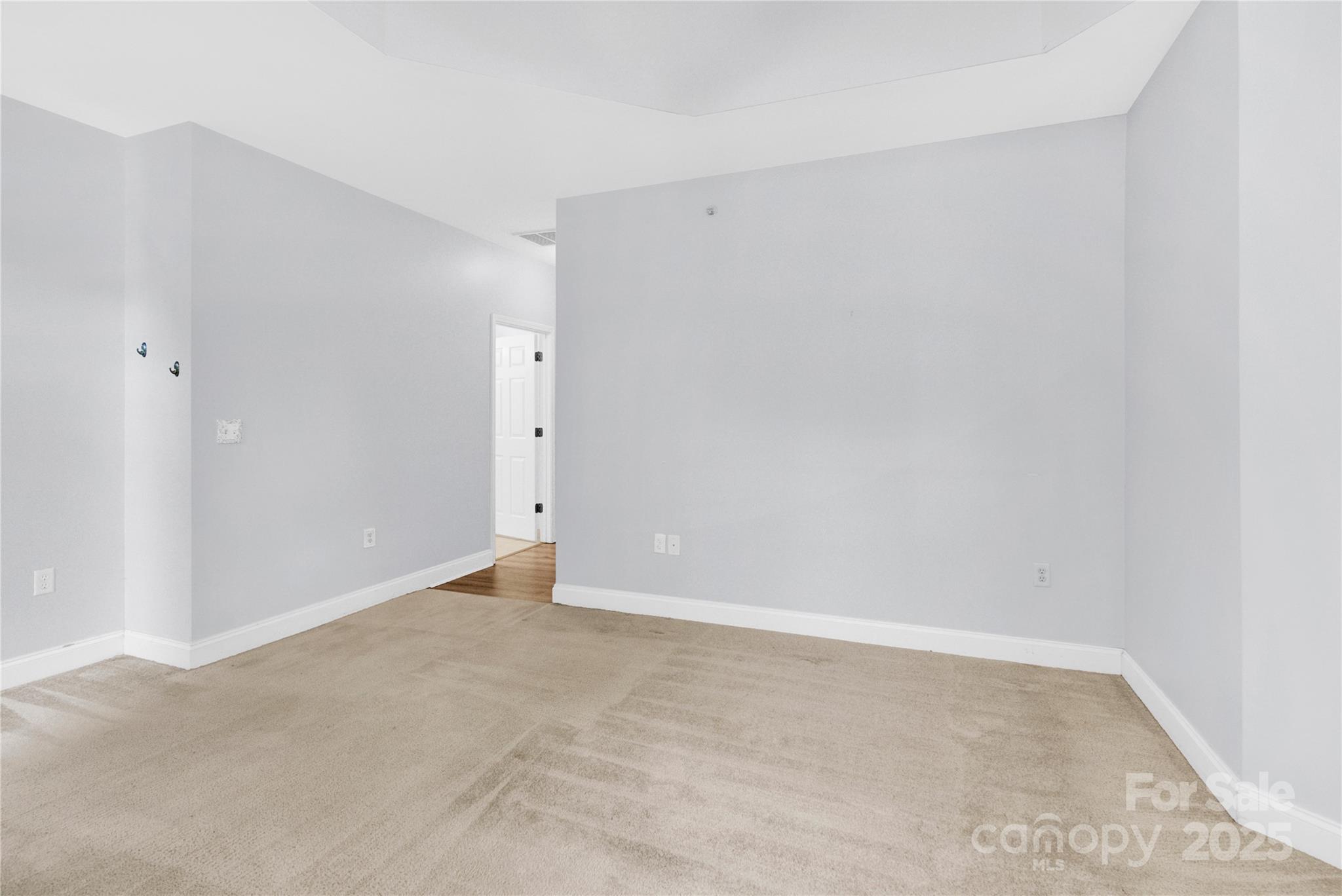 9053 Rosalyn Glen Road