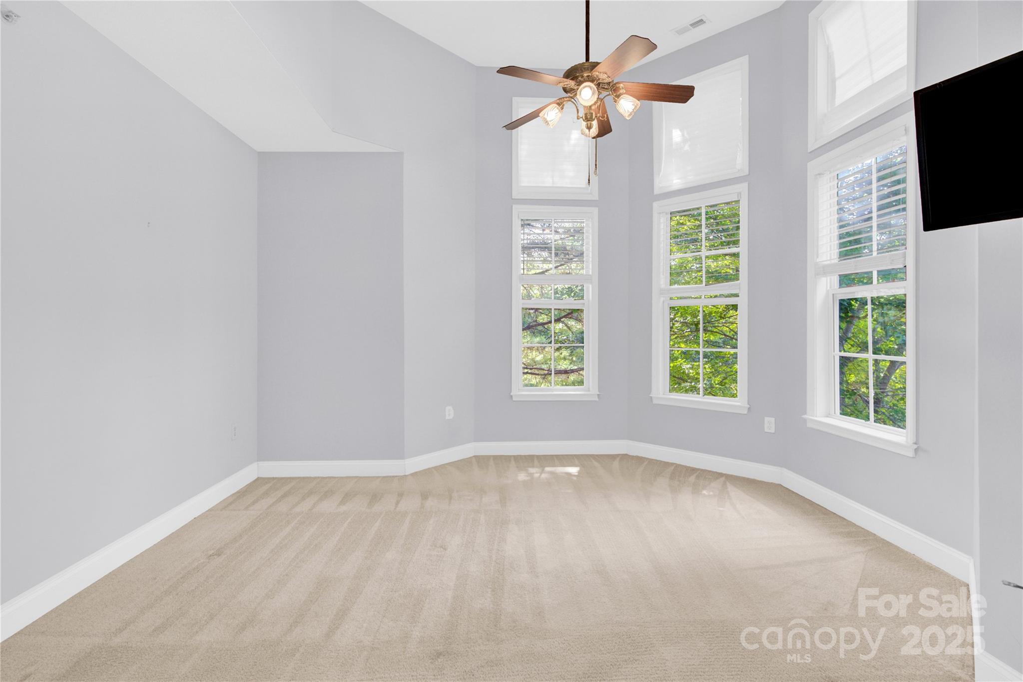 9053 Rosalyn Glen Road