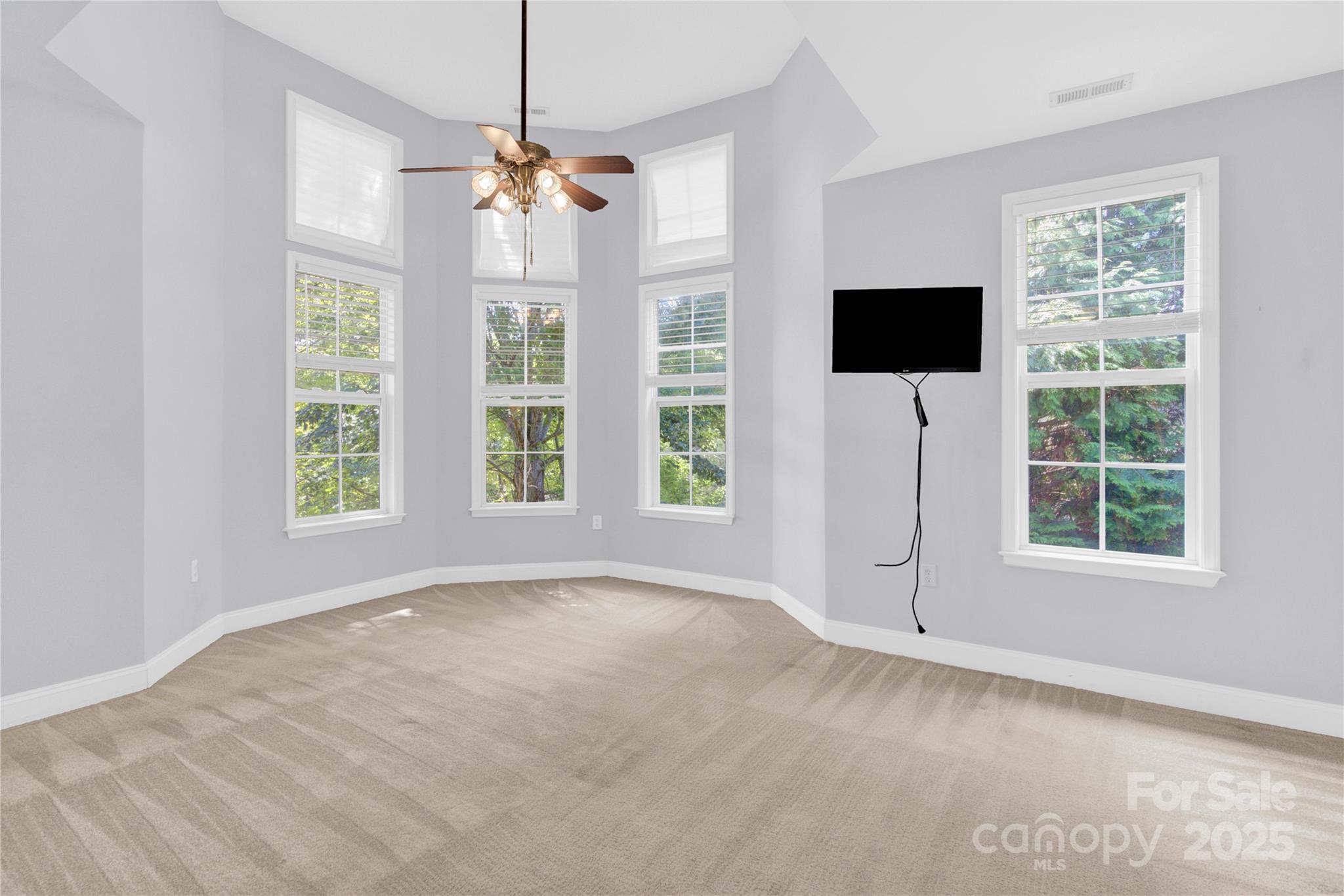 9053 Rosalyn Glen Road