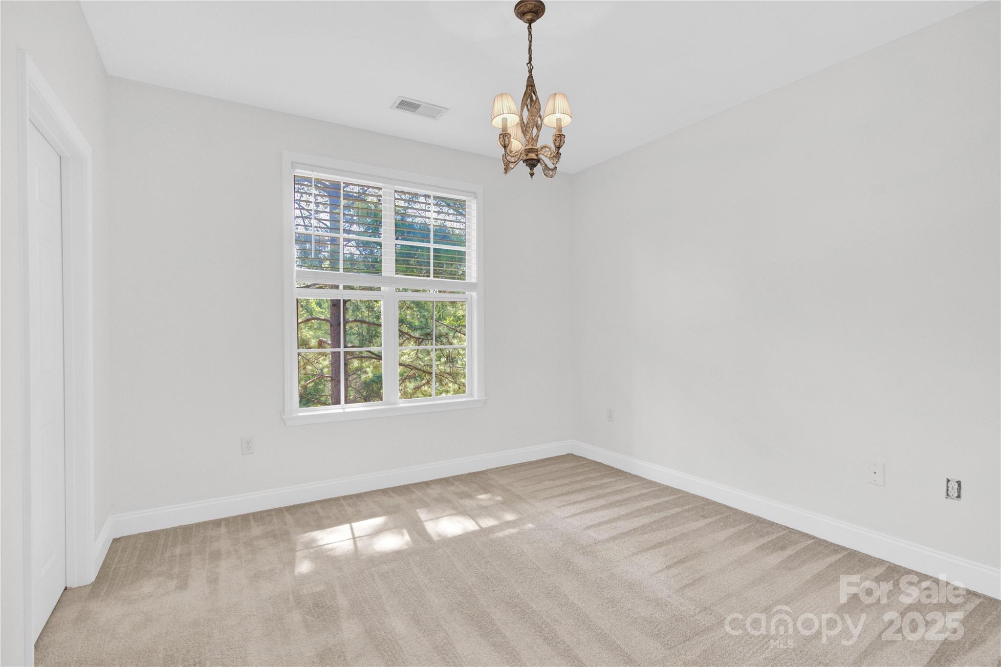 9053 Rosalyn Glen Road