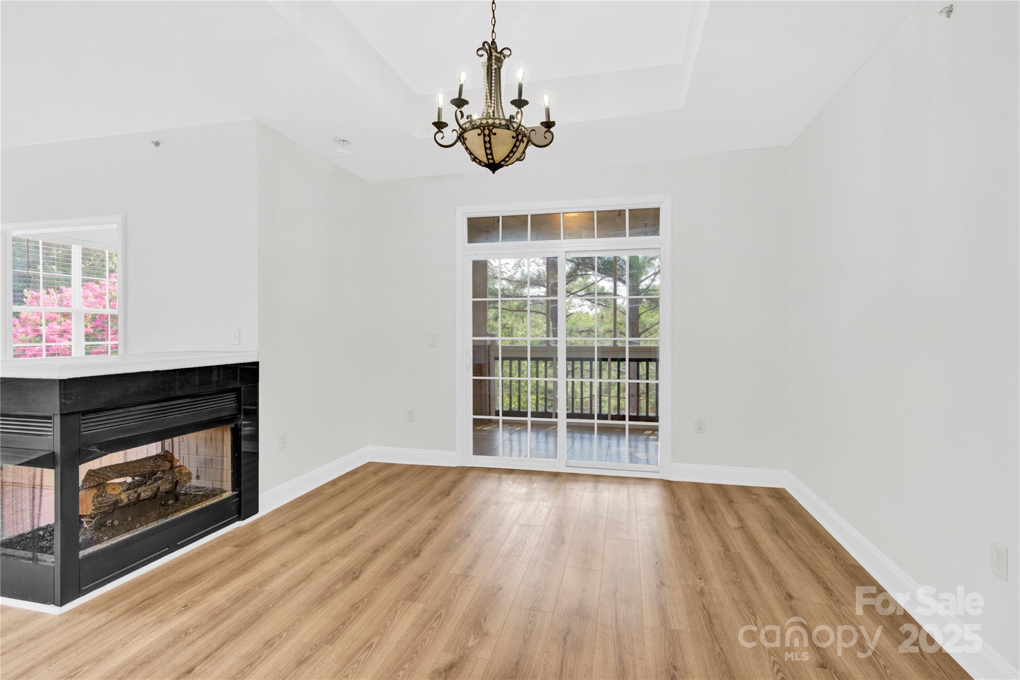 9053 Rosalyn Glen Road