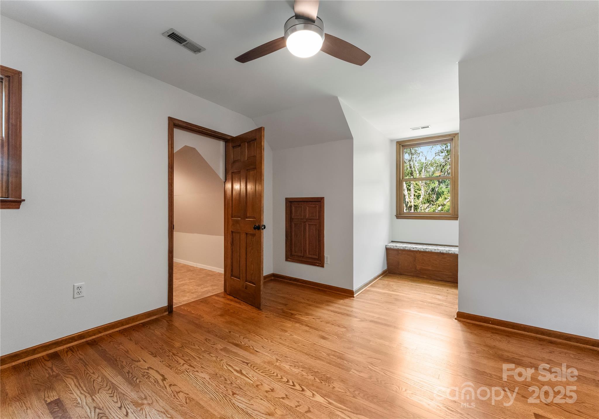 341 N Mulberry Street