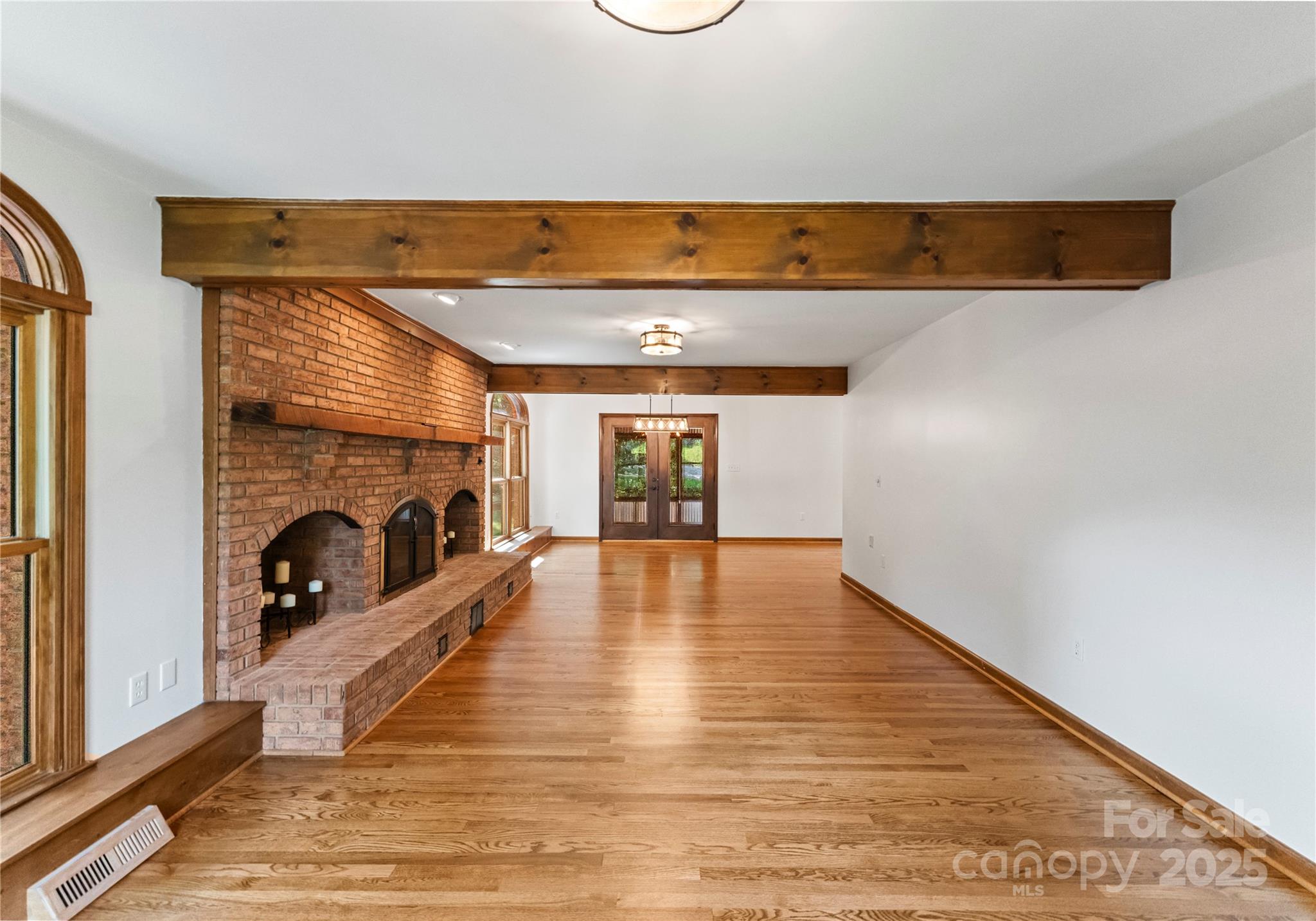 341 N Mulberry Street