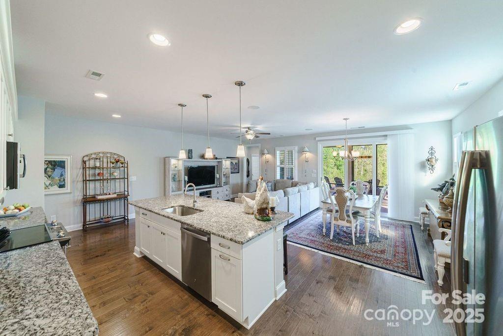 4830 Looking Glass Trail