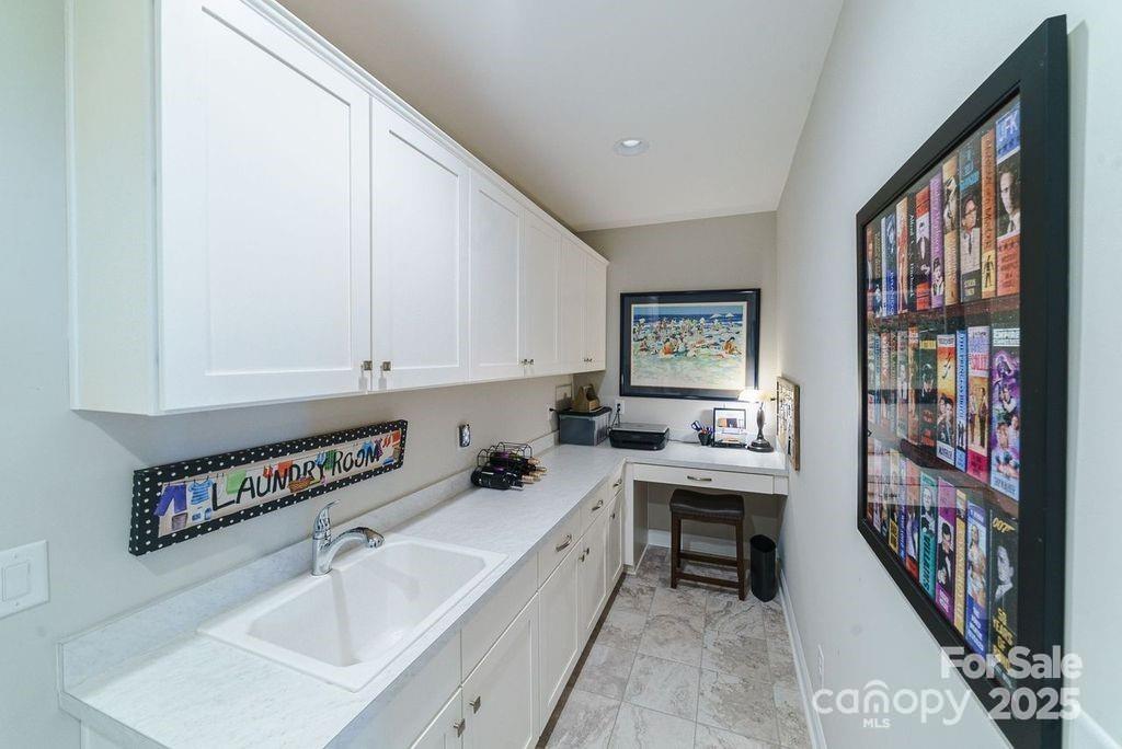 4830 Looking Glass Trail