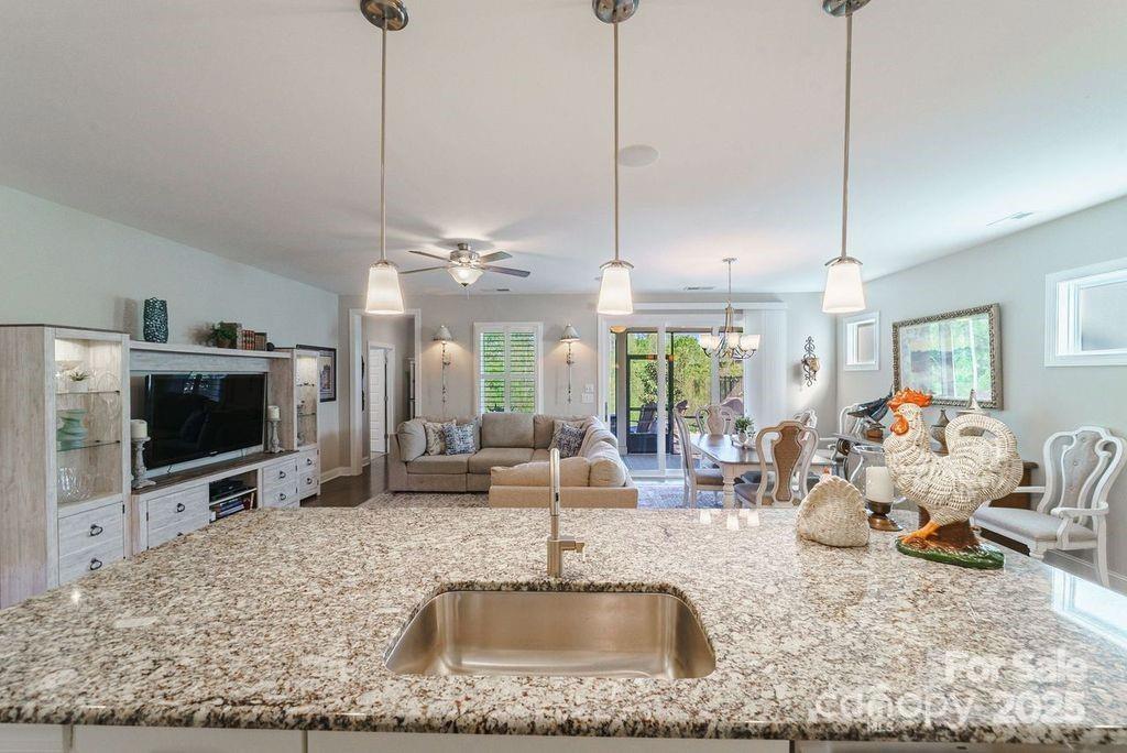 4830 Looking Glass Trail