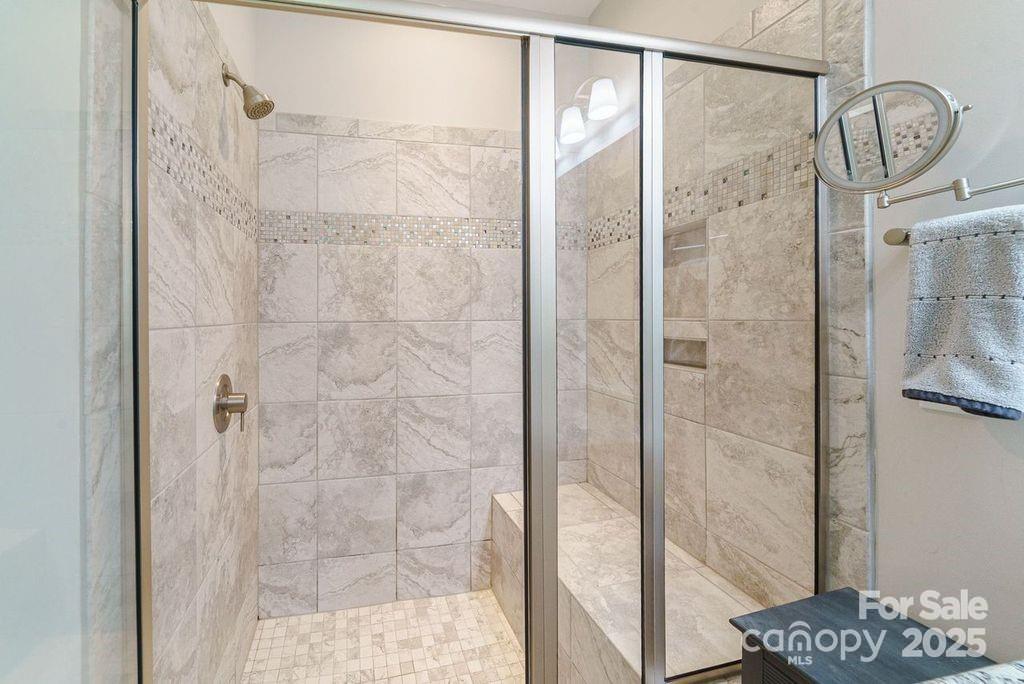 4830 Looking Glass Trail