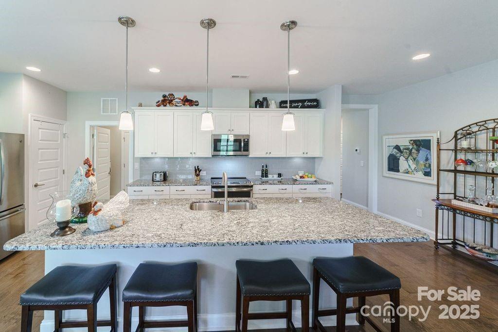 4830 Looking Glass Trail