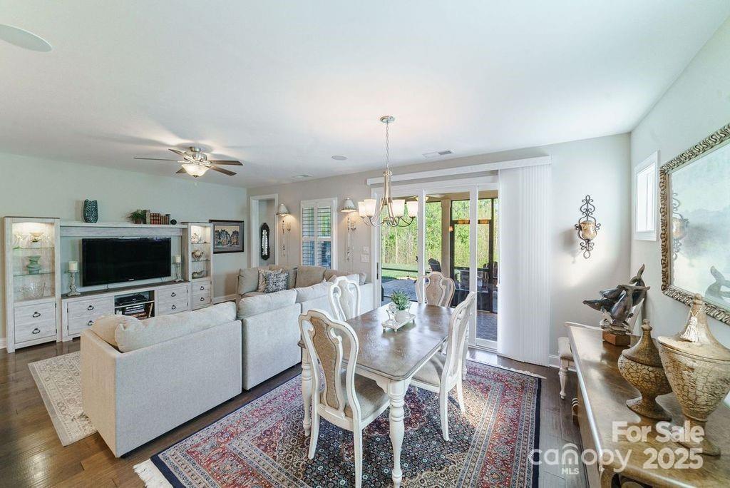 4830 Looking Glass Trail